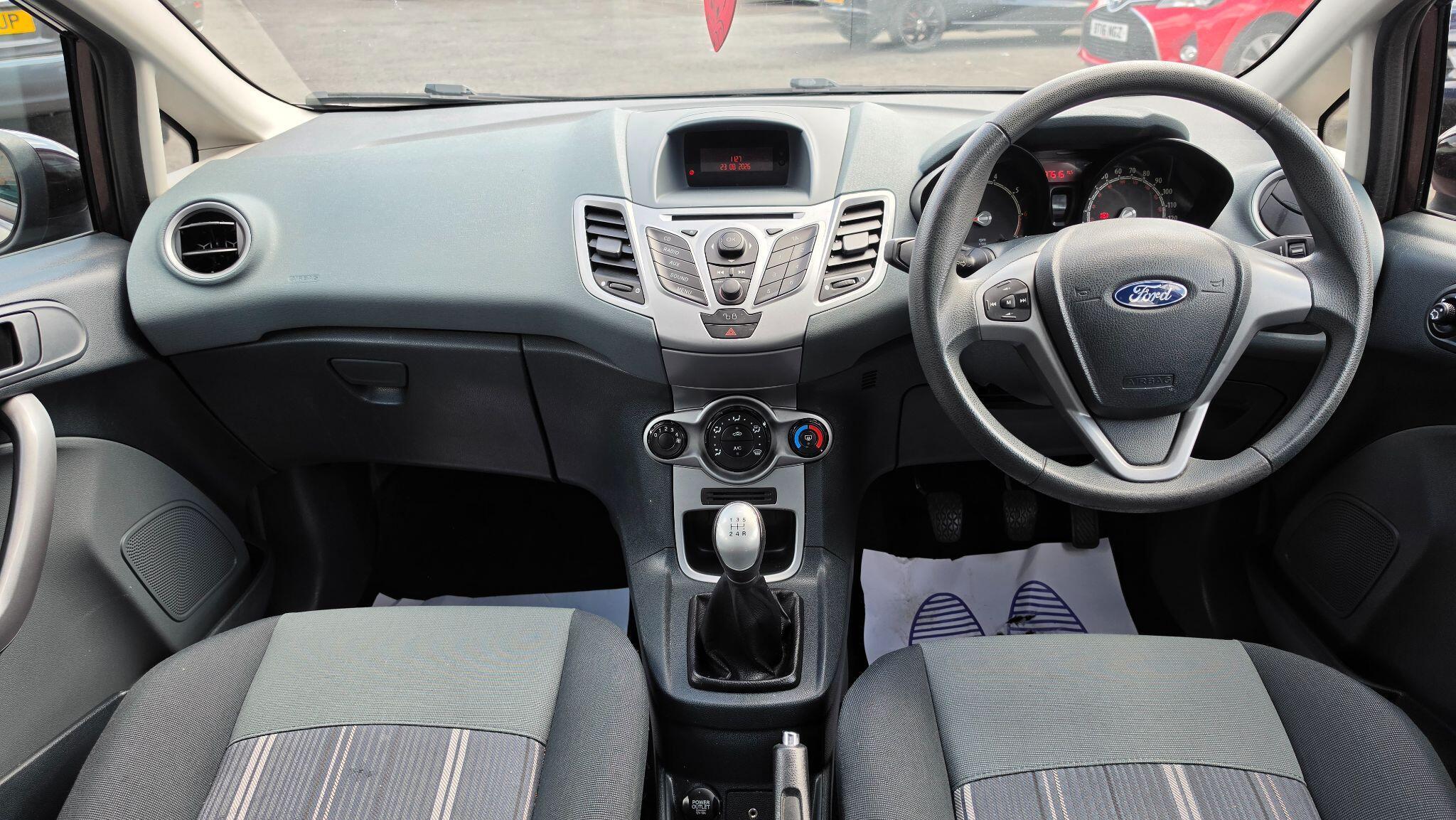 Ford Fiesta - Image 20