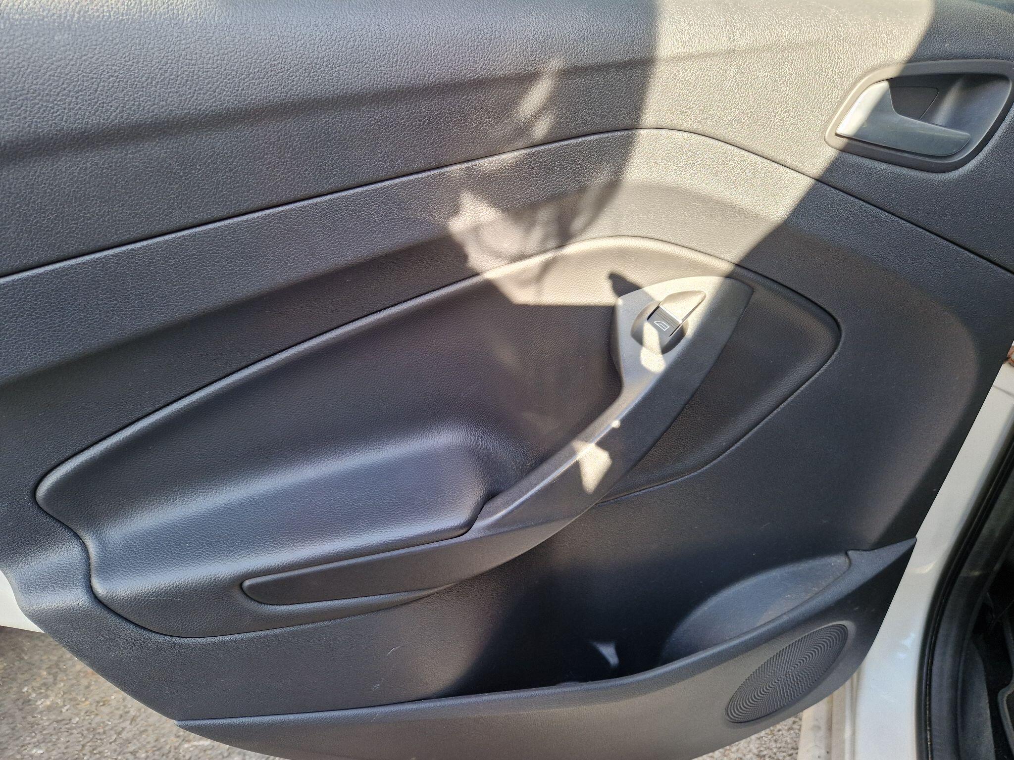 Ford Kuga - Image 40