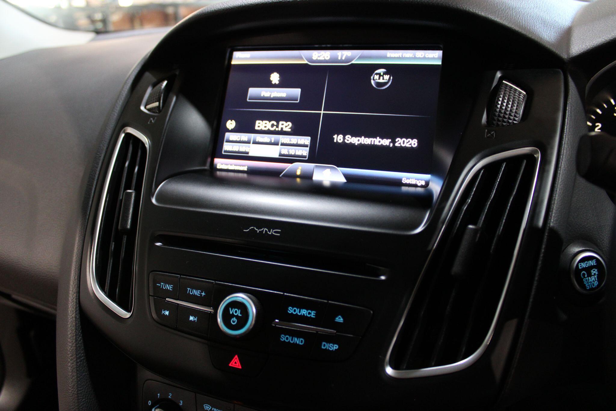 Ford Focus - Image 9