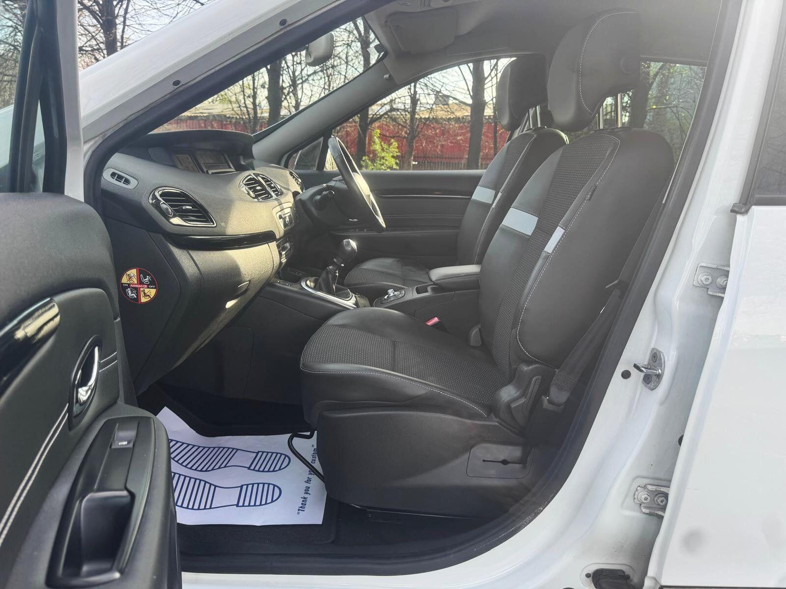 Renault Grand Scenic - Image 43