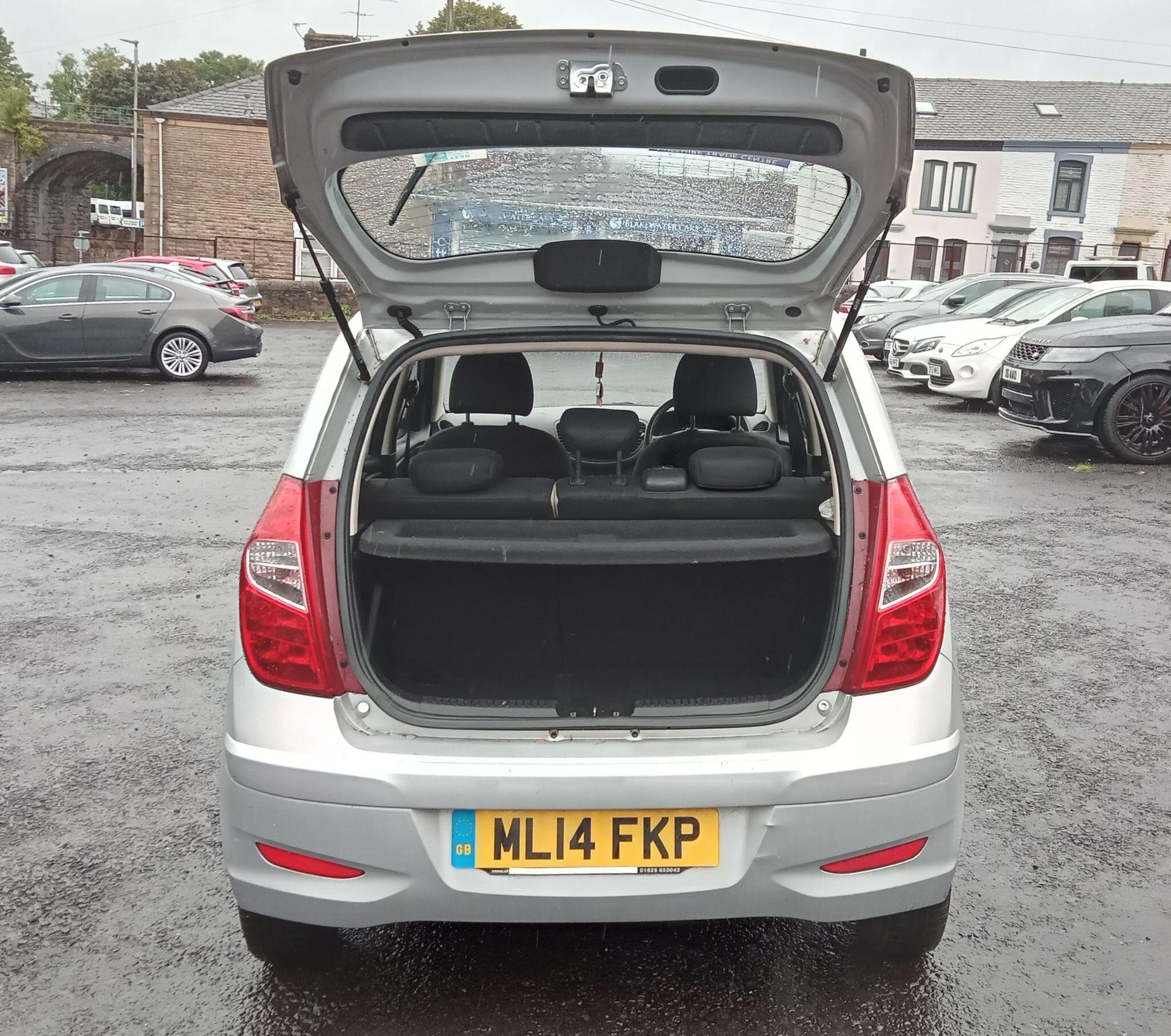Hyundai i10 - Image 19