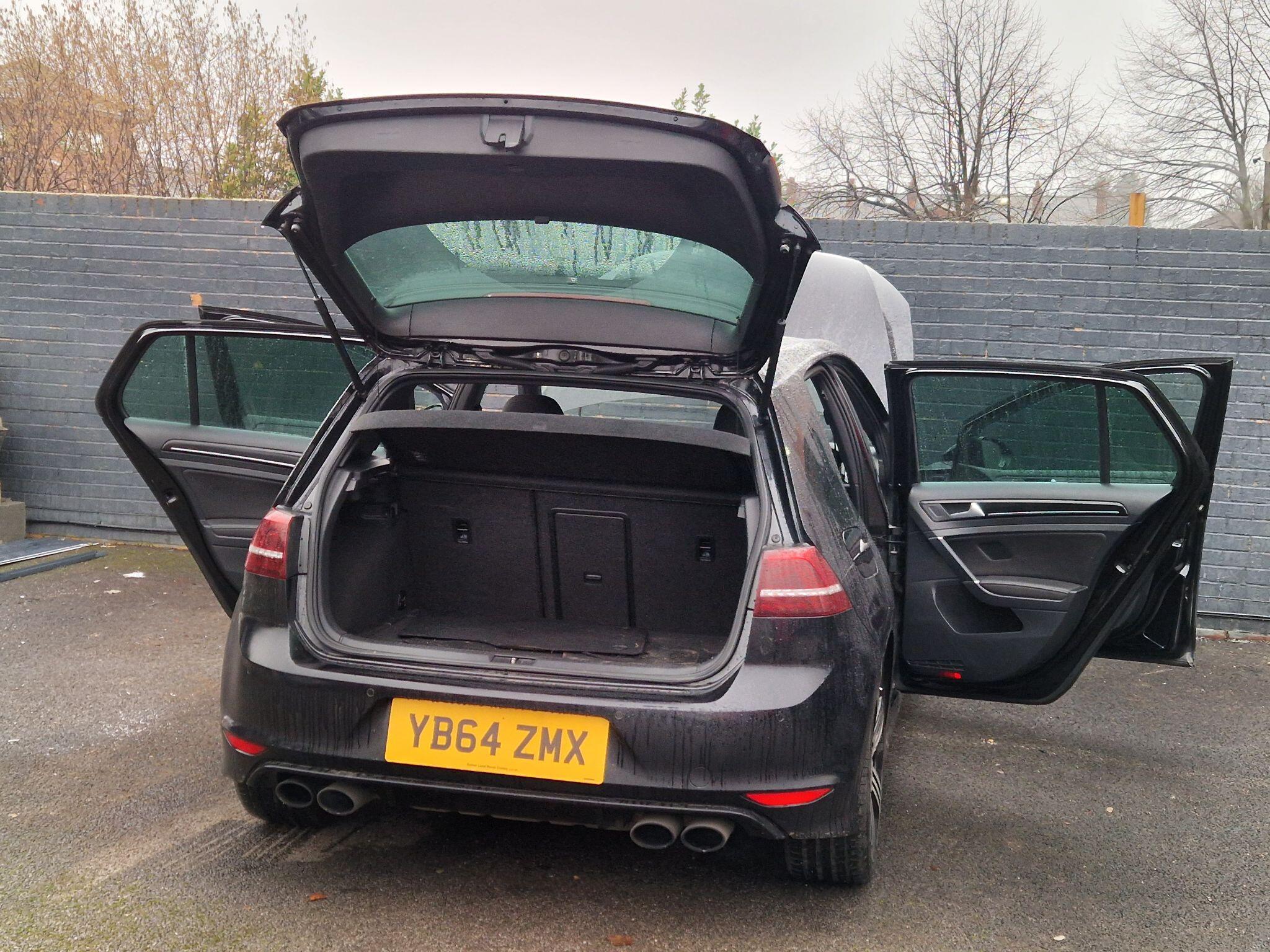 Volkswagen Golf - Image 19