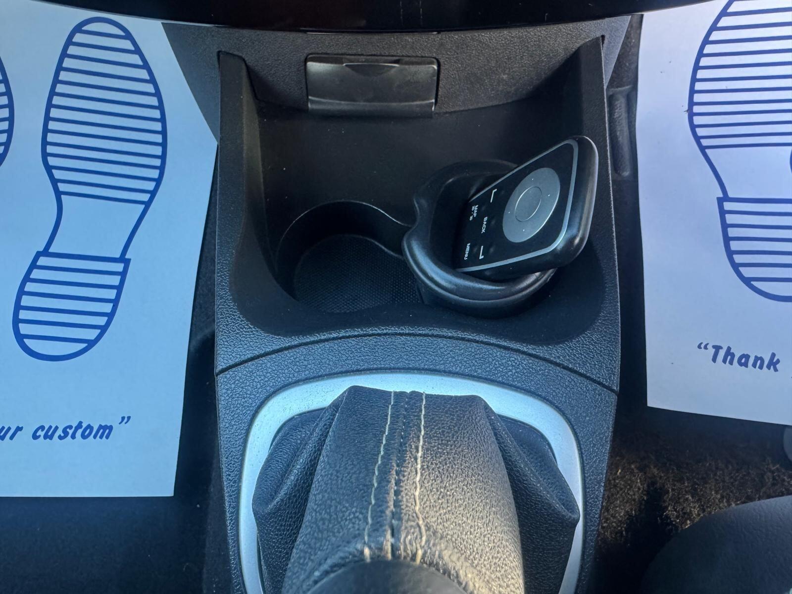 Renault Clio - Image 43