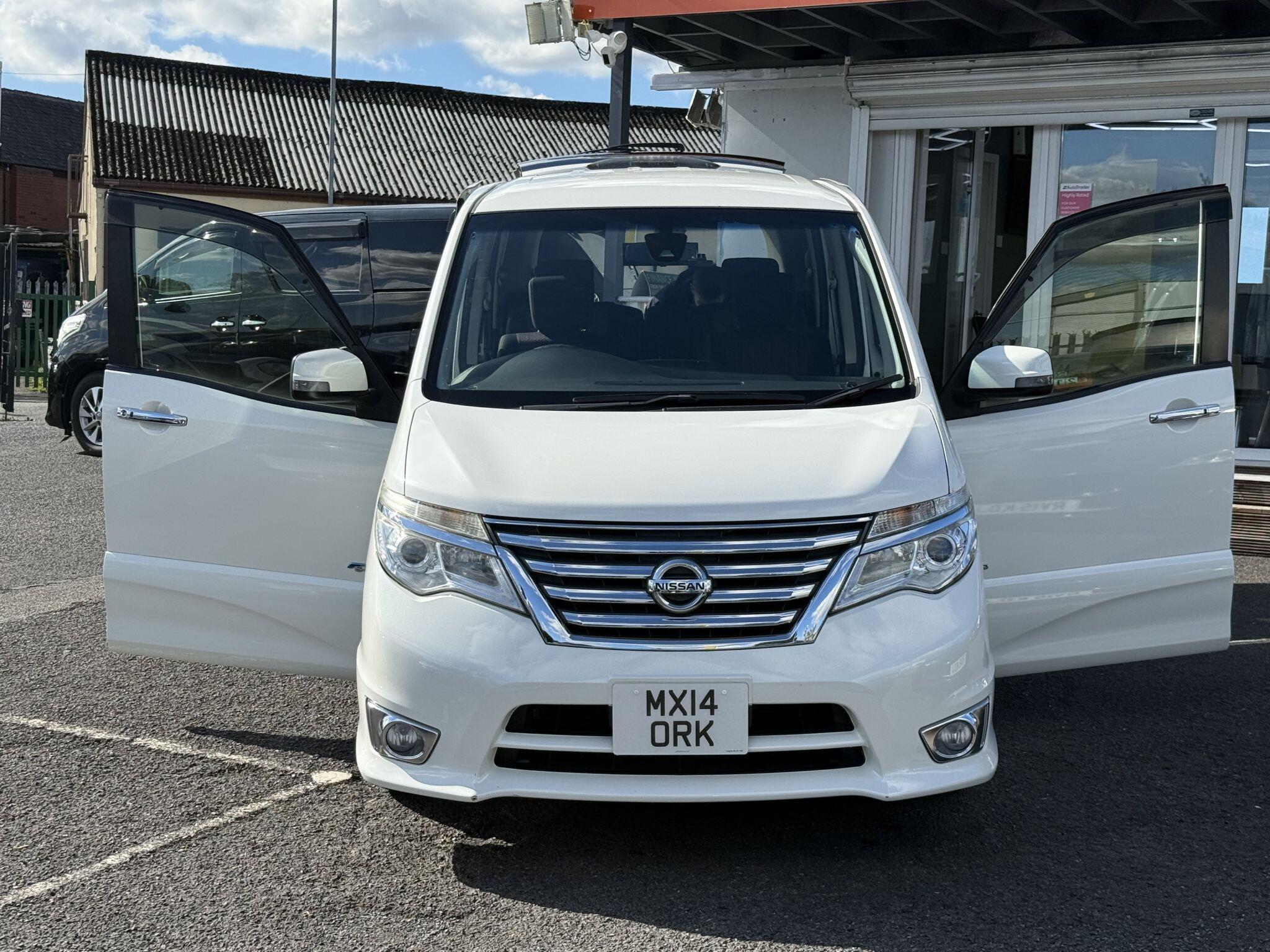Nissan Serena - Image 19