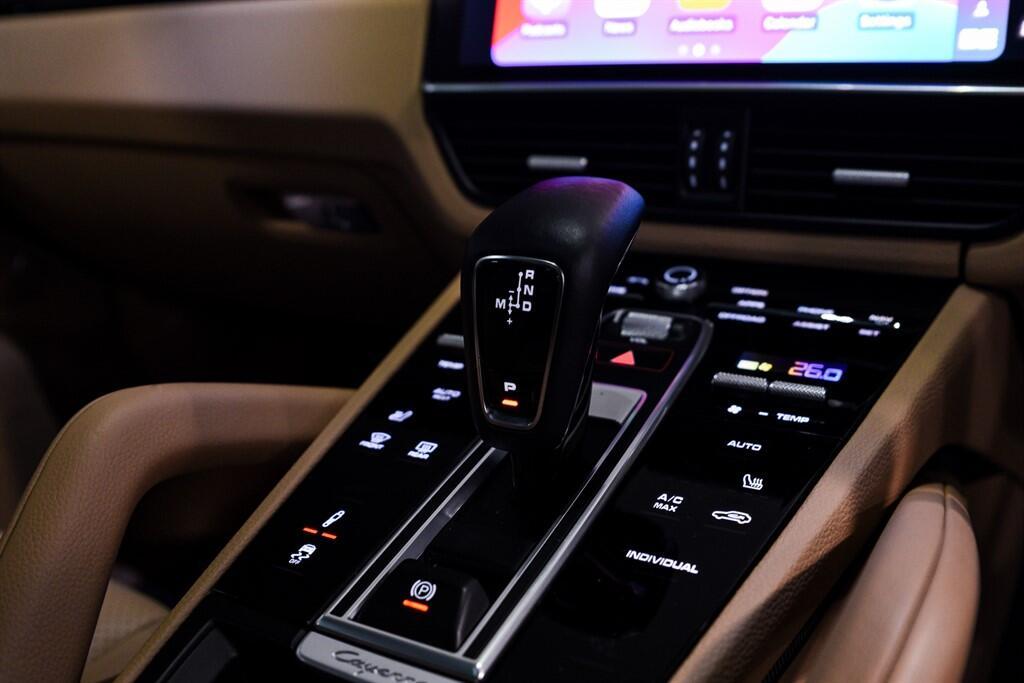 Porsche Cayenne - Image 28