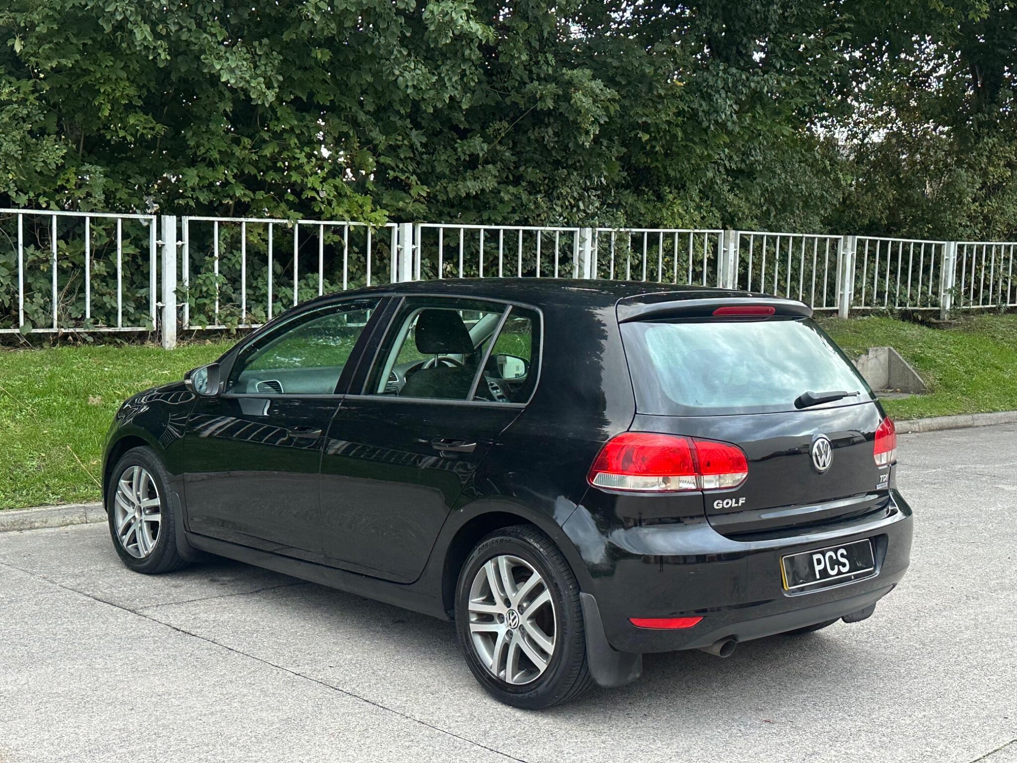Volkswagen Golf - Image 11