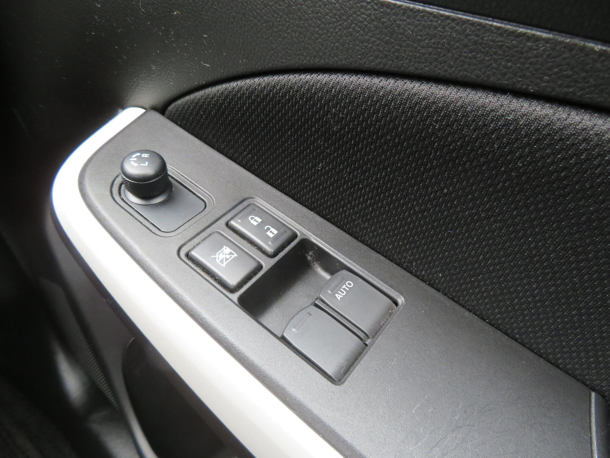 Suzuki Swift - Image 18