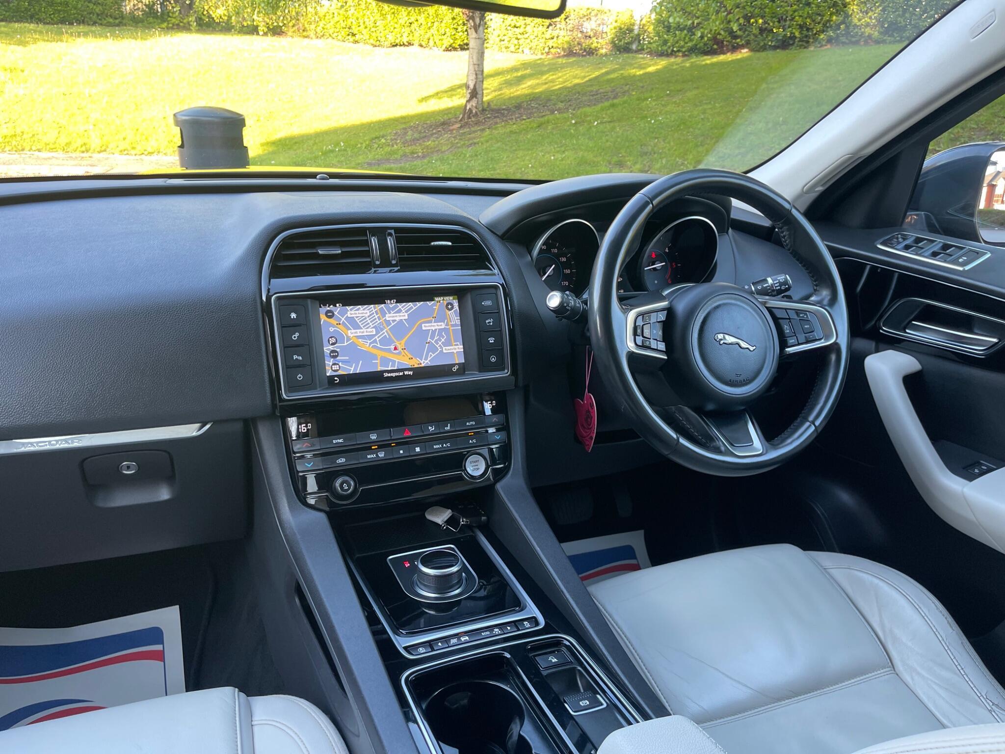 Jaguar F-Pace - Image 36