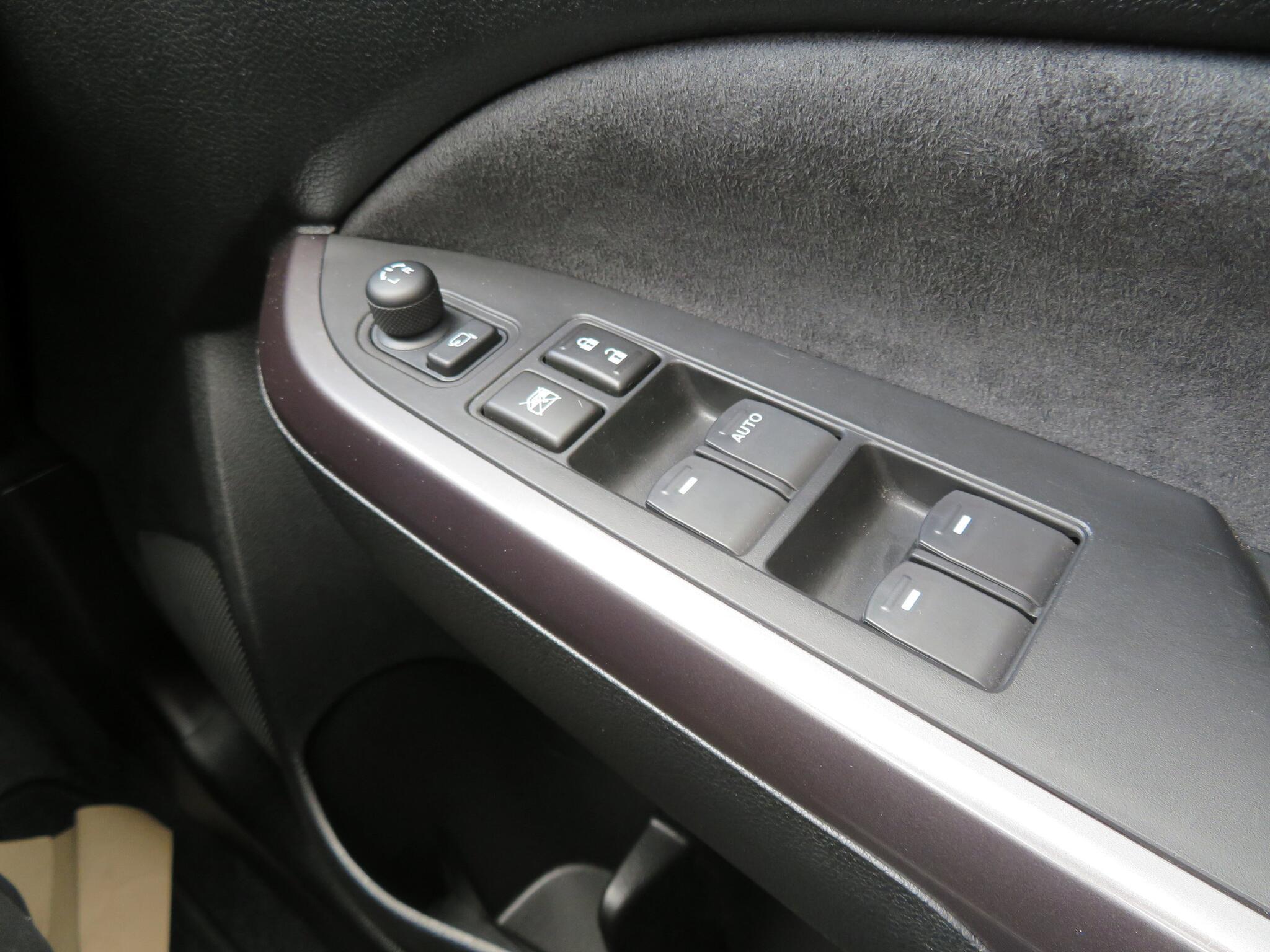 Suzuki Vitara - Image 6