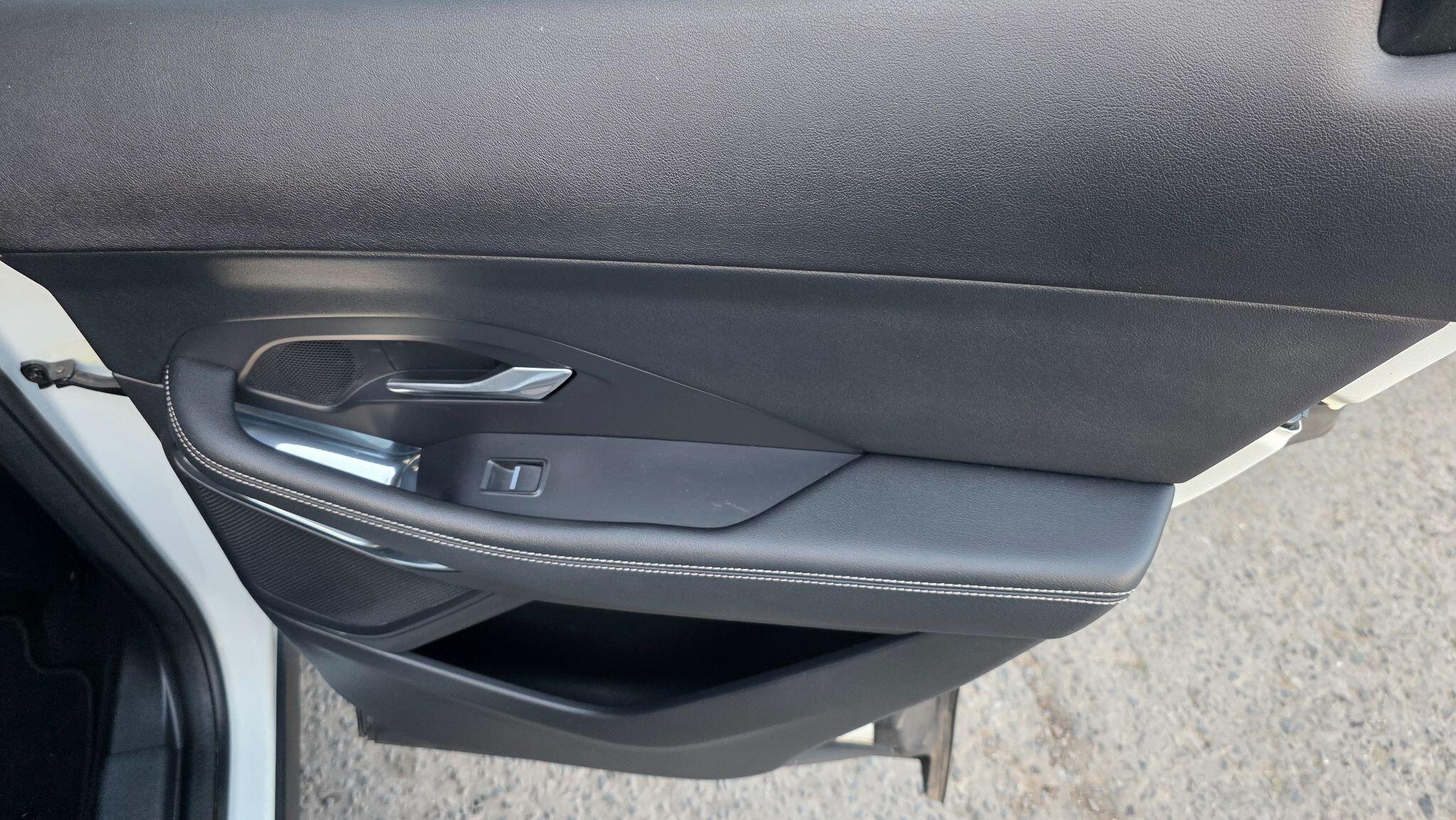 Jaguar E-Pace - Image 29