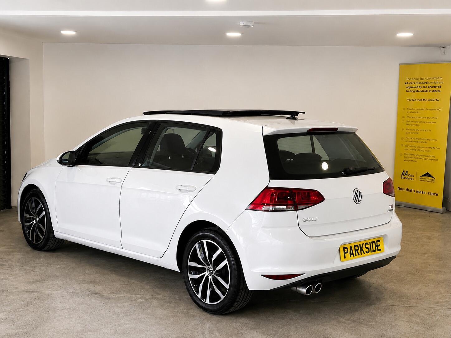 Volkswagen Golf - Image 10