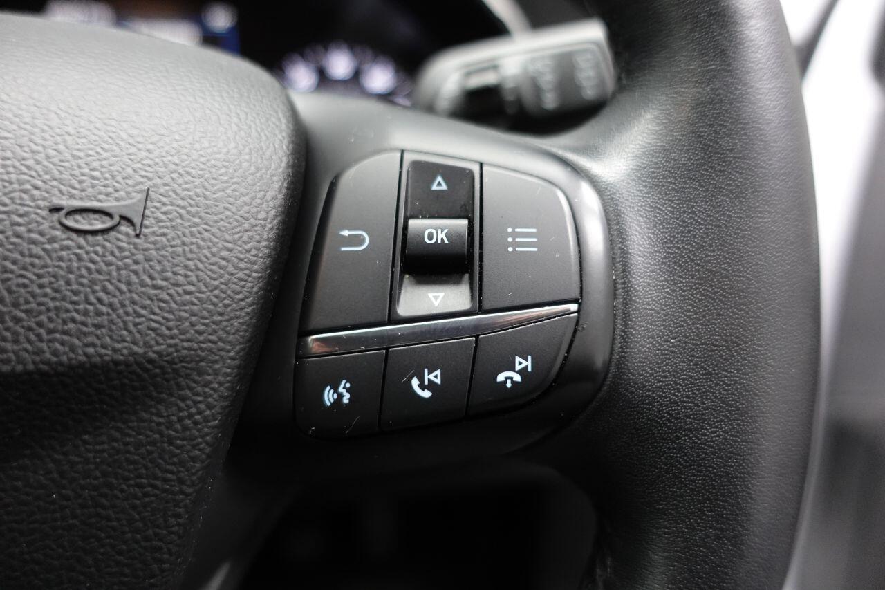 Ford Focus - Image 35