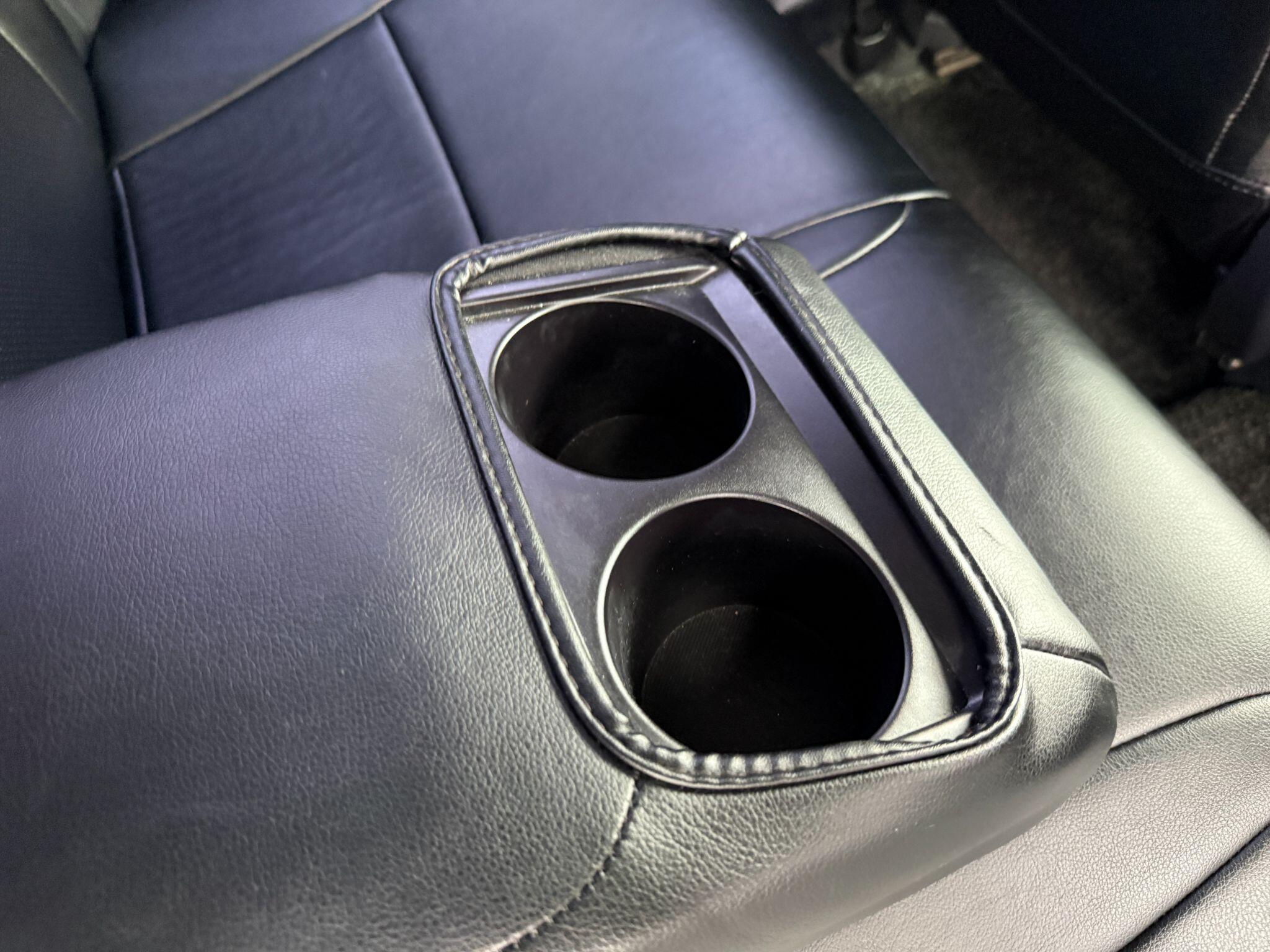 Toyota Prius - Image 32