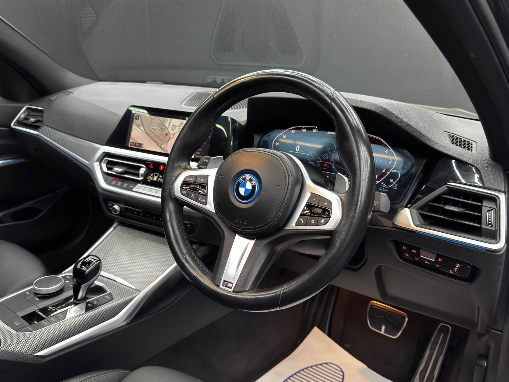 BMW 3 Series - Image 9