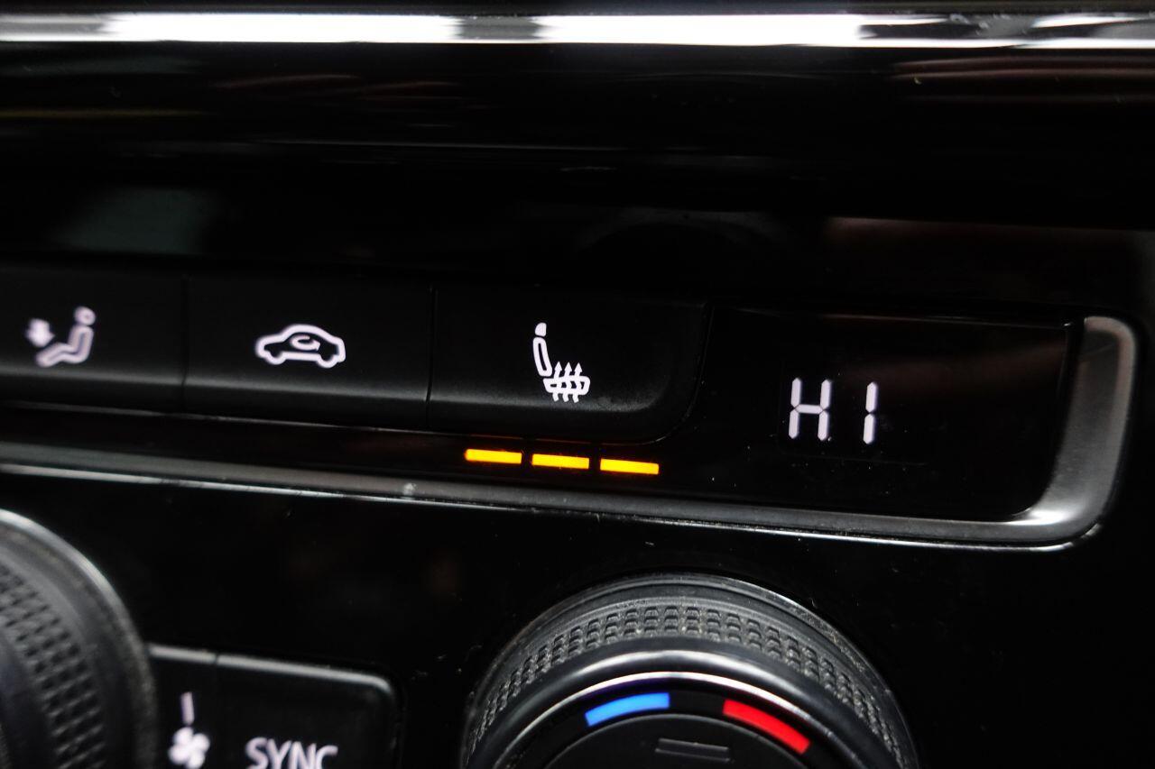 Volkswagen Golf - Image 36