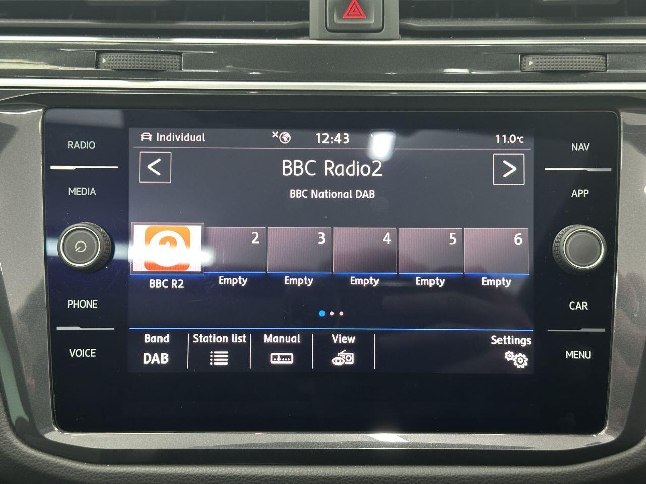 Volkswagen Tiguan - Image 27