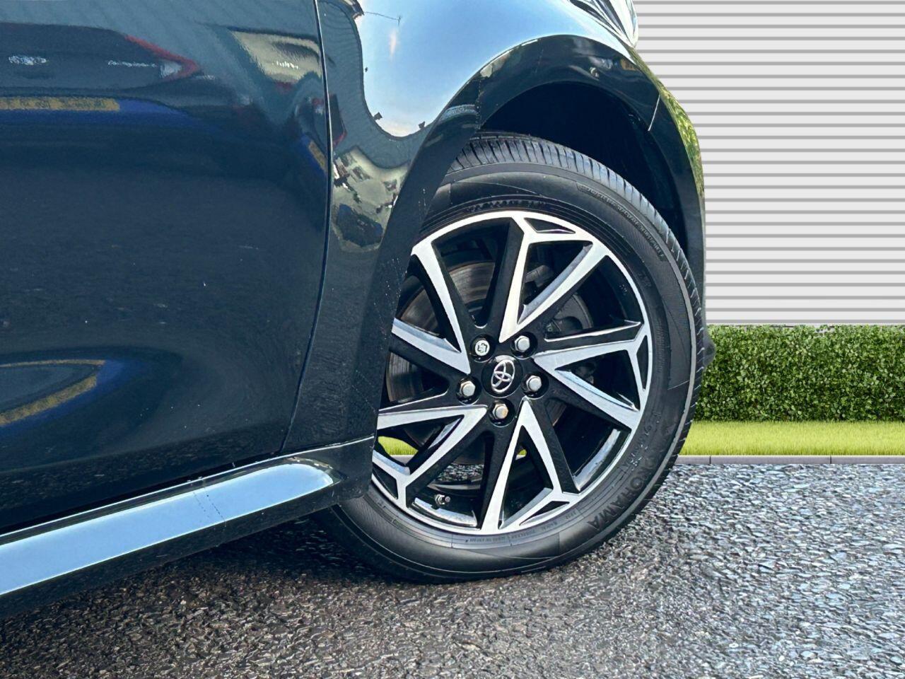 Toyota Yaris - Image 6