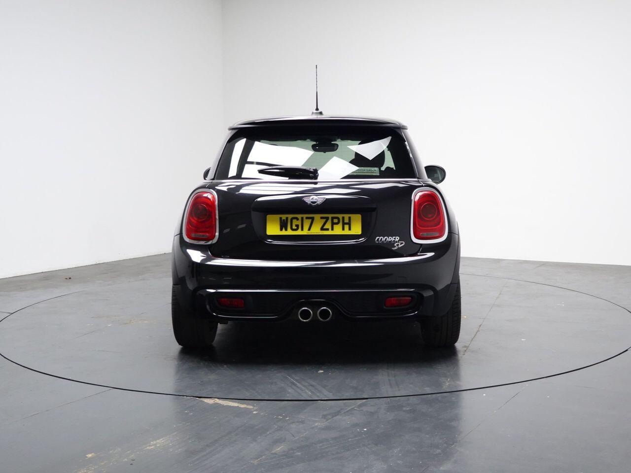 MINI Hatch - Image 11