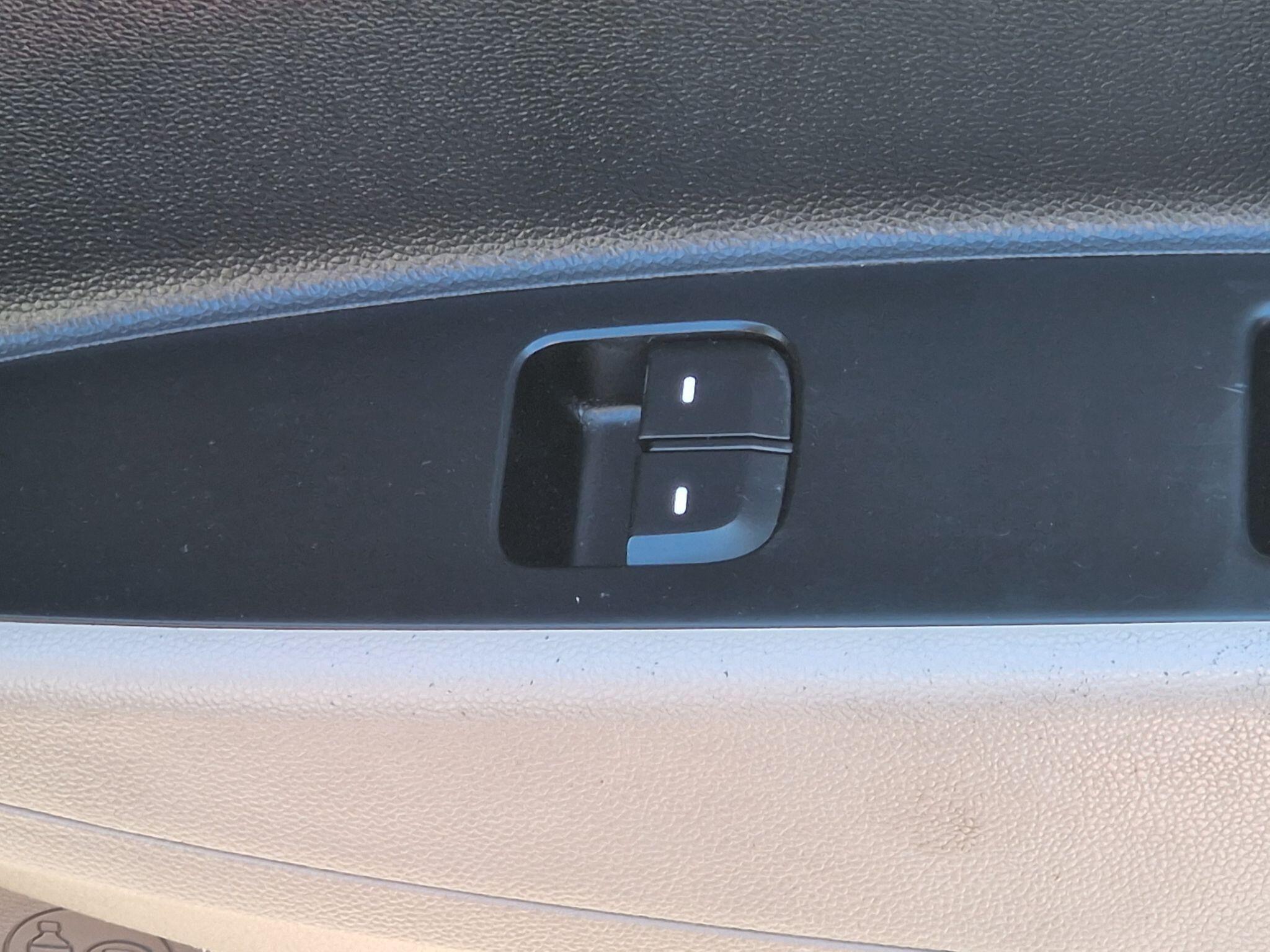 Hyundai i10 - Image 32