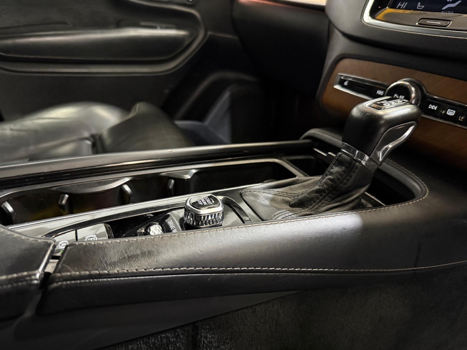 Volvo XC90 - Image 37