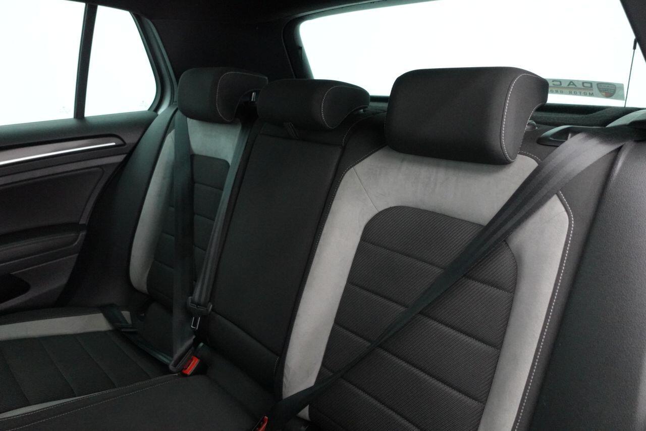Volkswagen Golf - Image 17