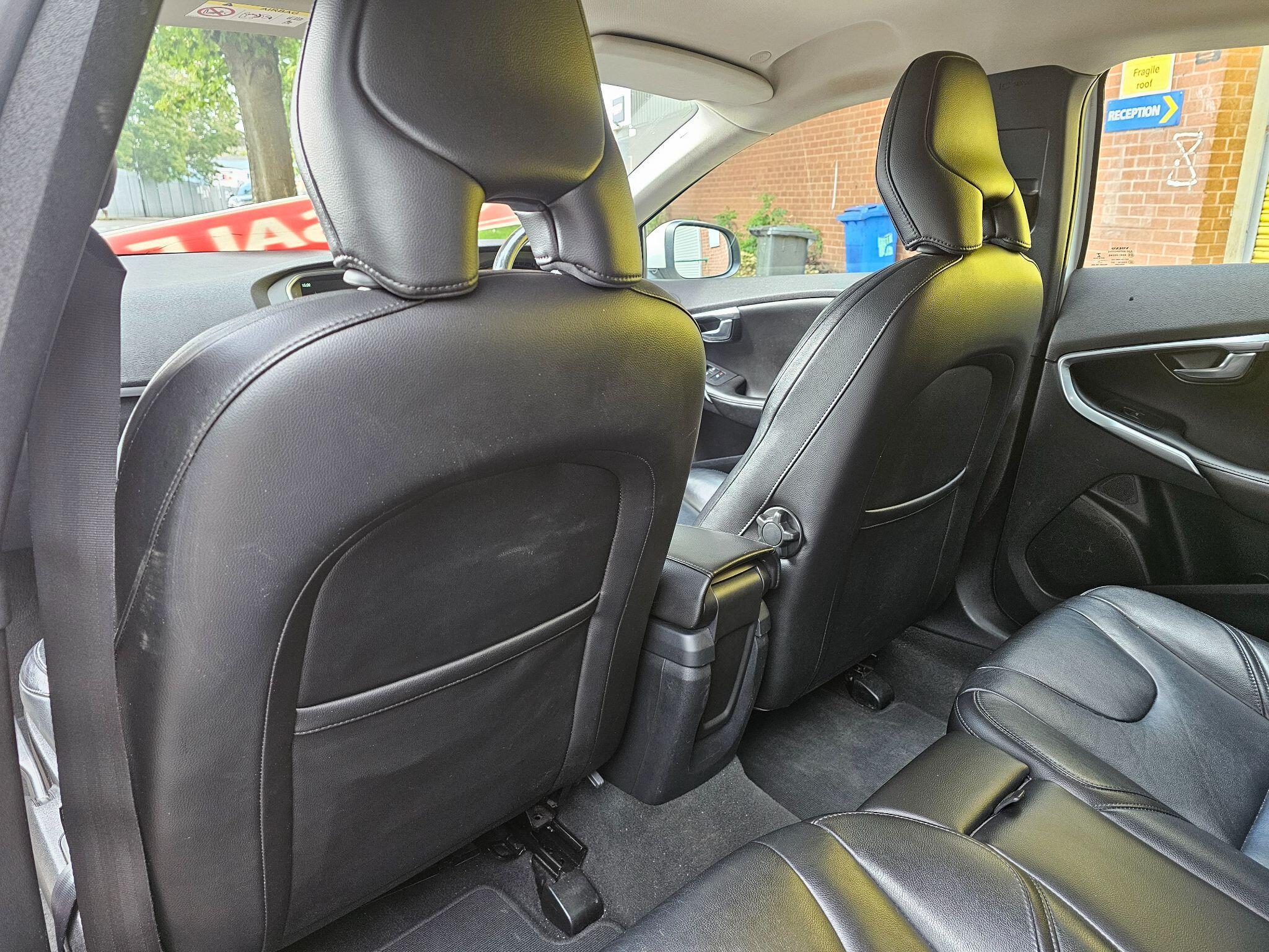 Volvo V40 - Image 17