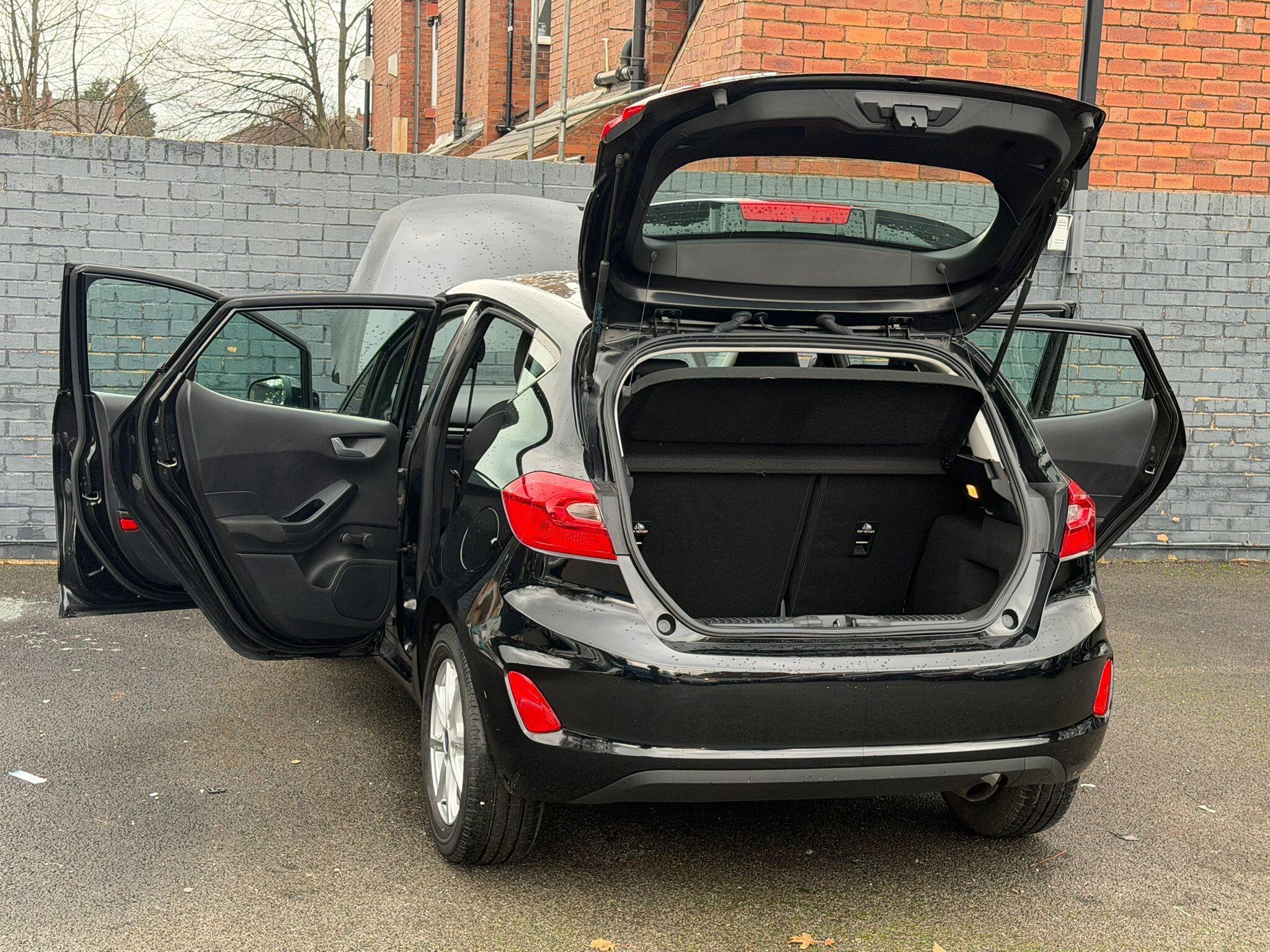 Ford Fiesta - Image 18