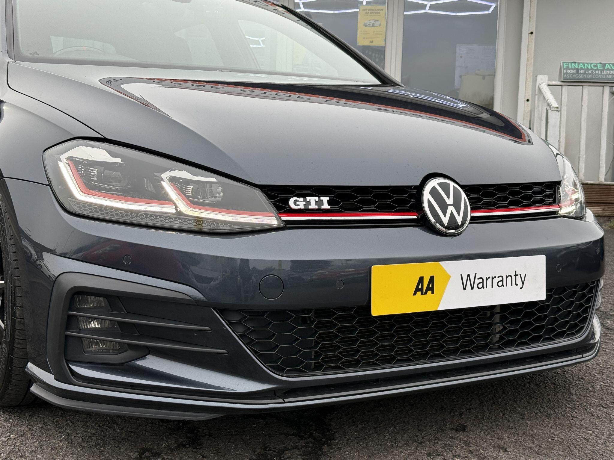Volkswagen Golf - Image 10