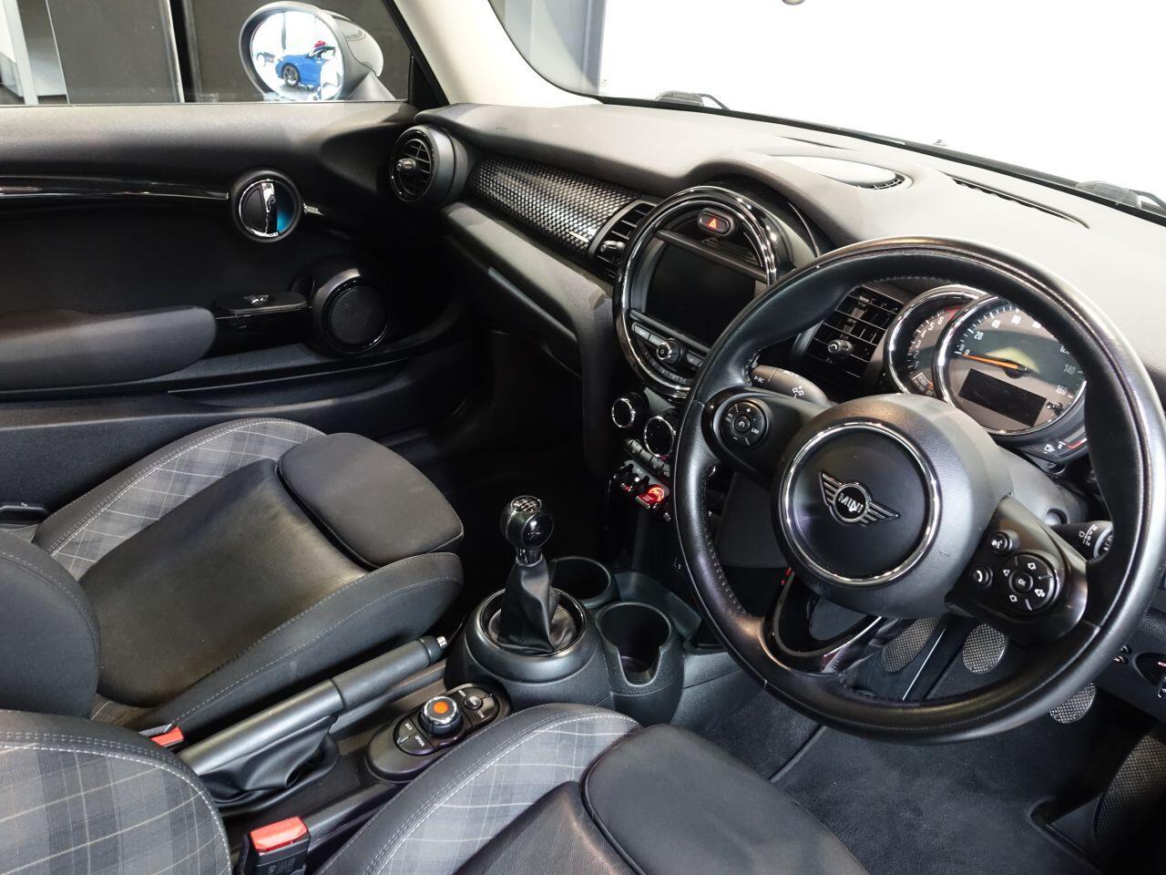 MINI Hatch - Image 3