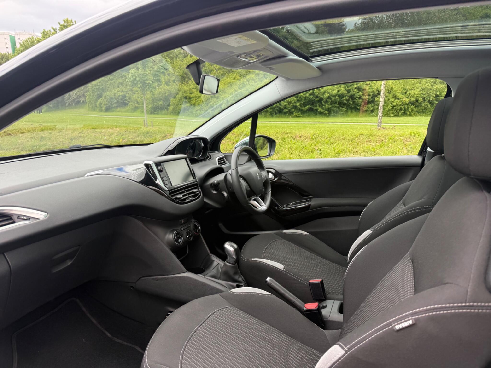Peugeot 208 - Image 10