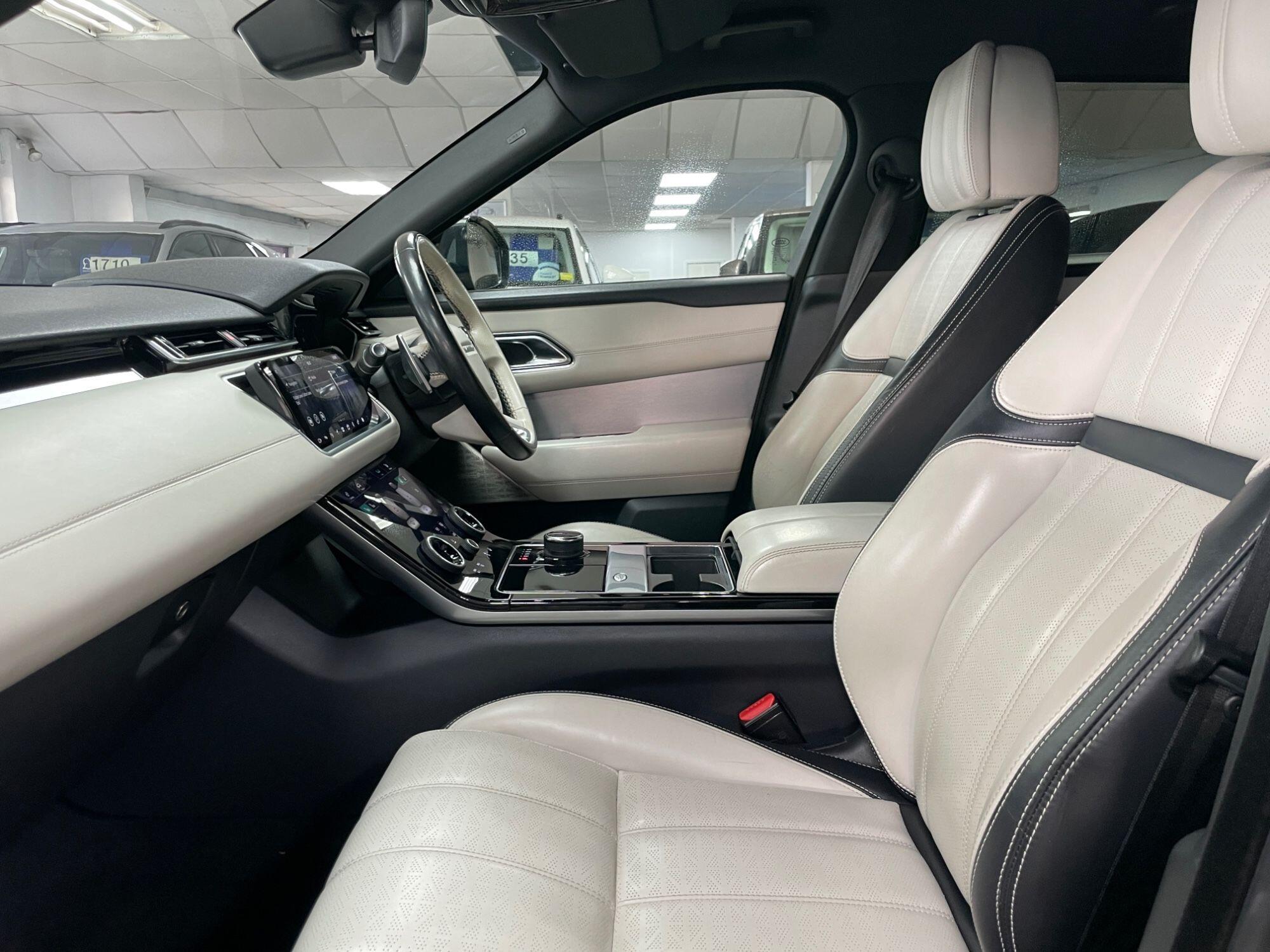 Land Rover Range Rover Velar - Image 34