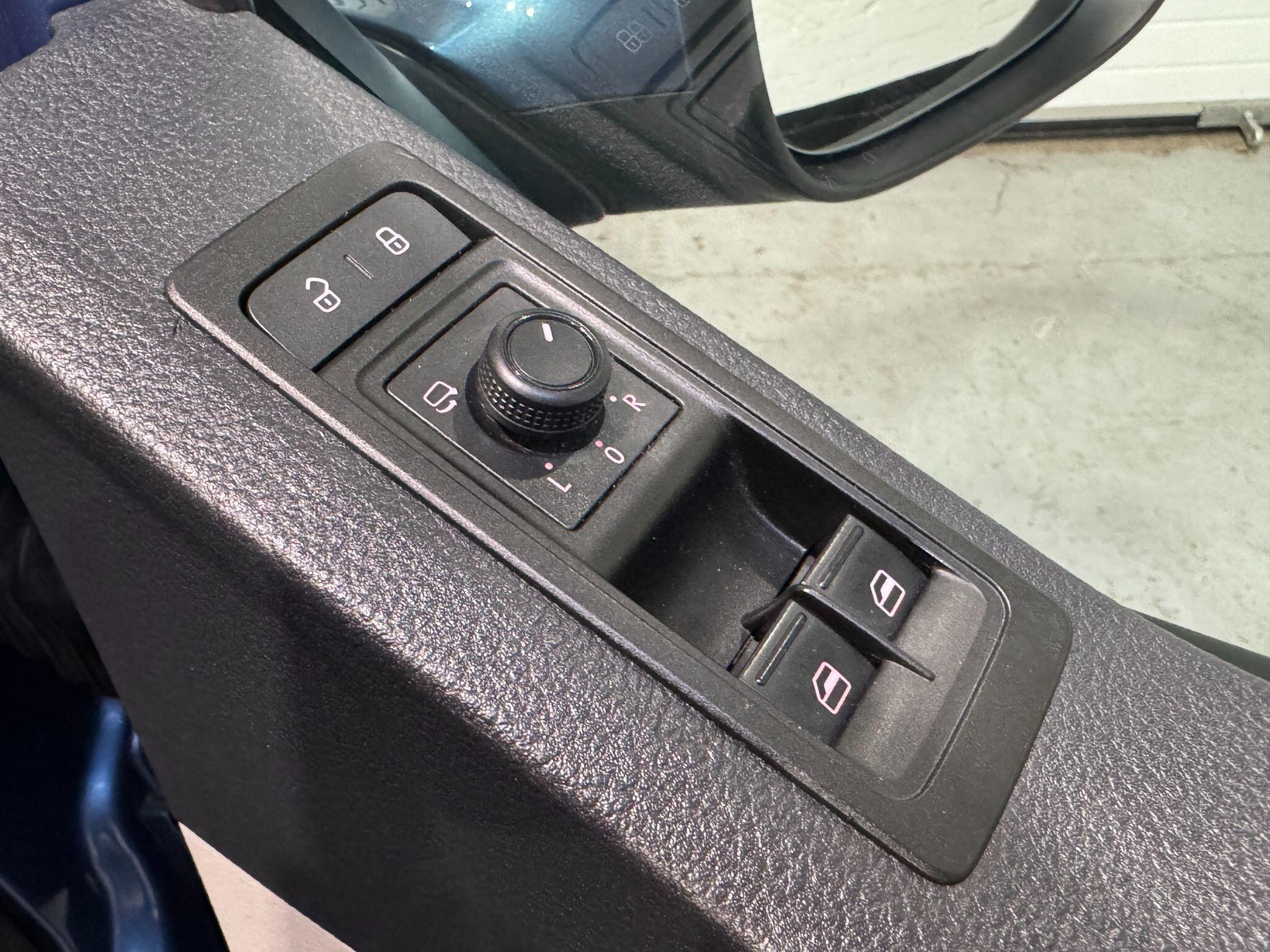 Volkswagen Transporter - Image 69