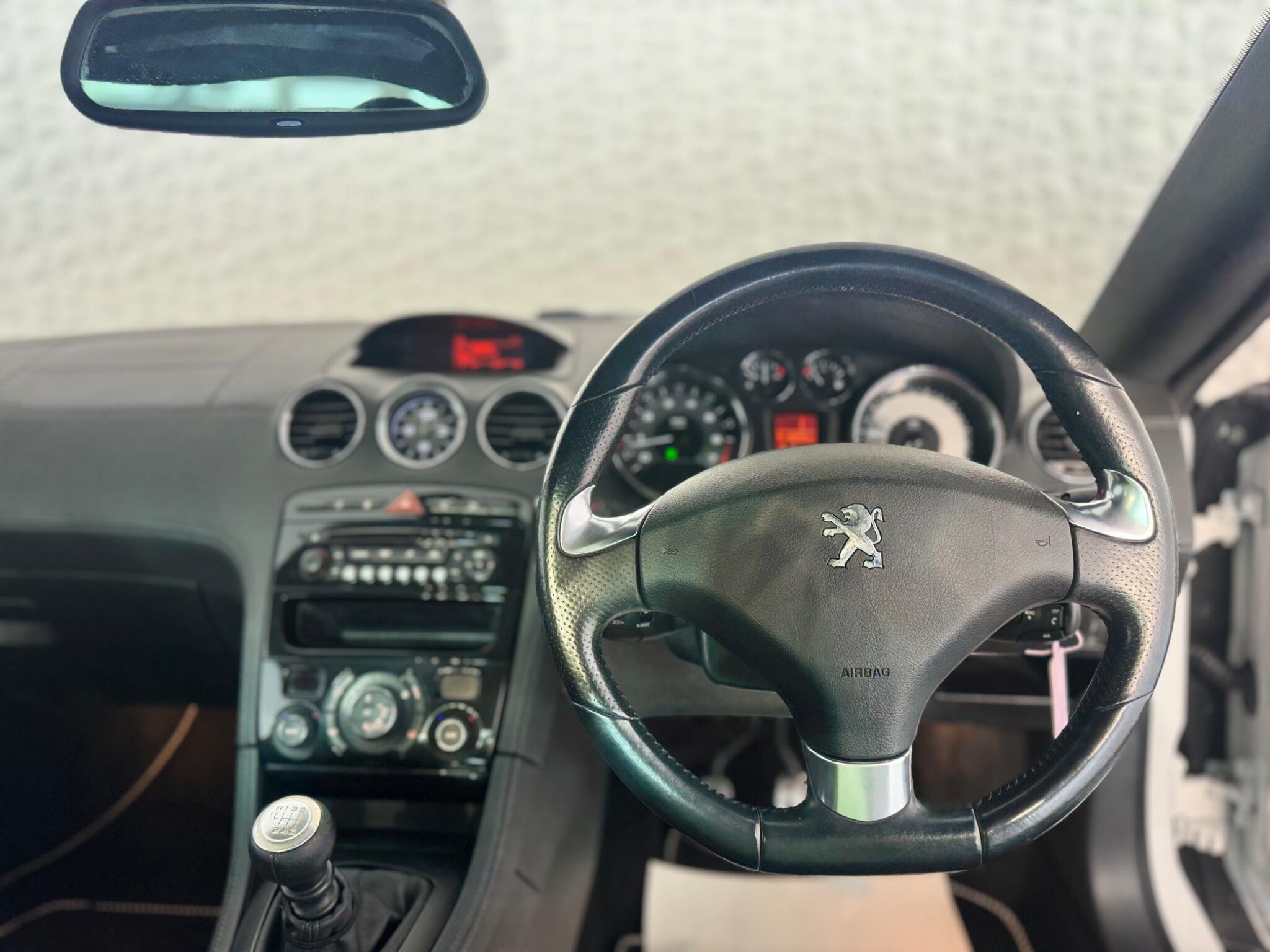 Peugeot RCZ - Image 26