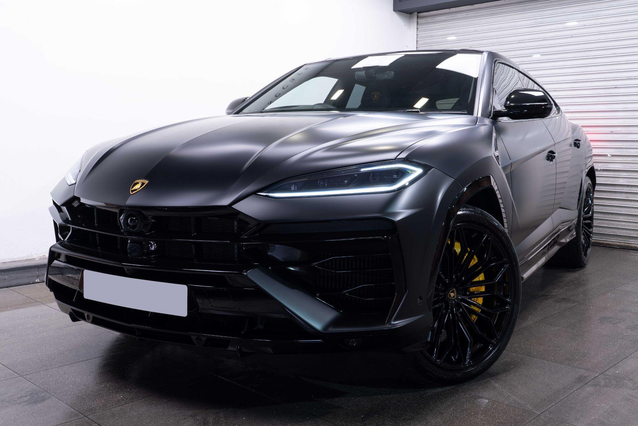 Lamborghini Urus - Image 3