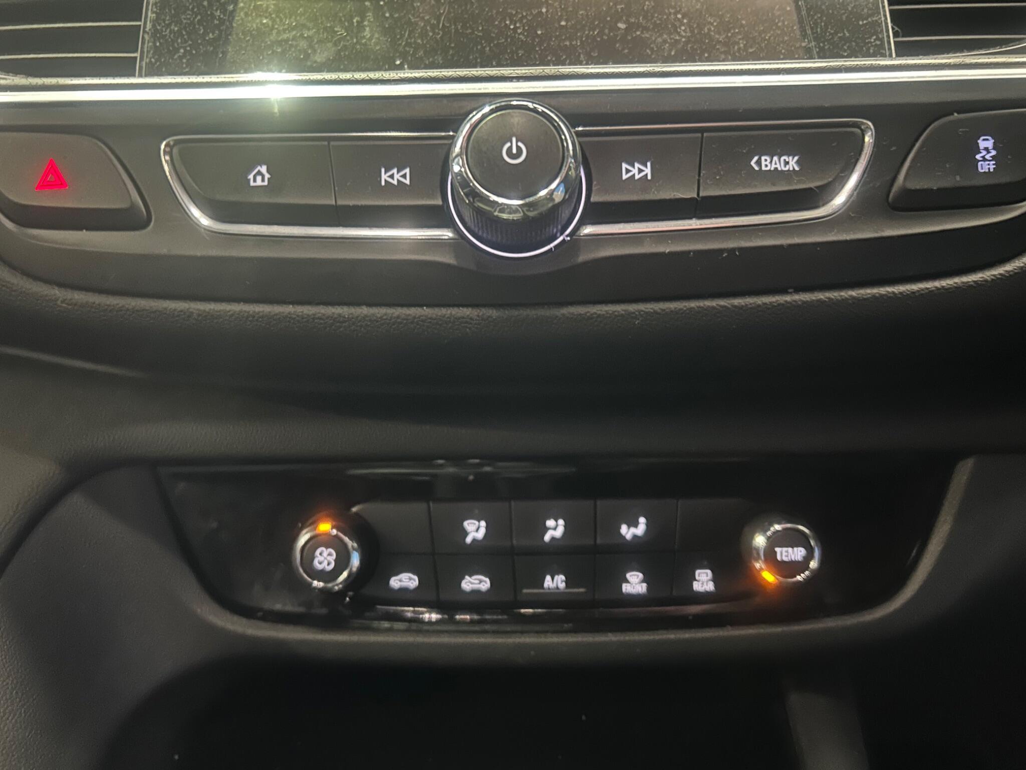 Vauxhall Insignia - Image 13