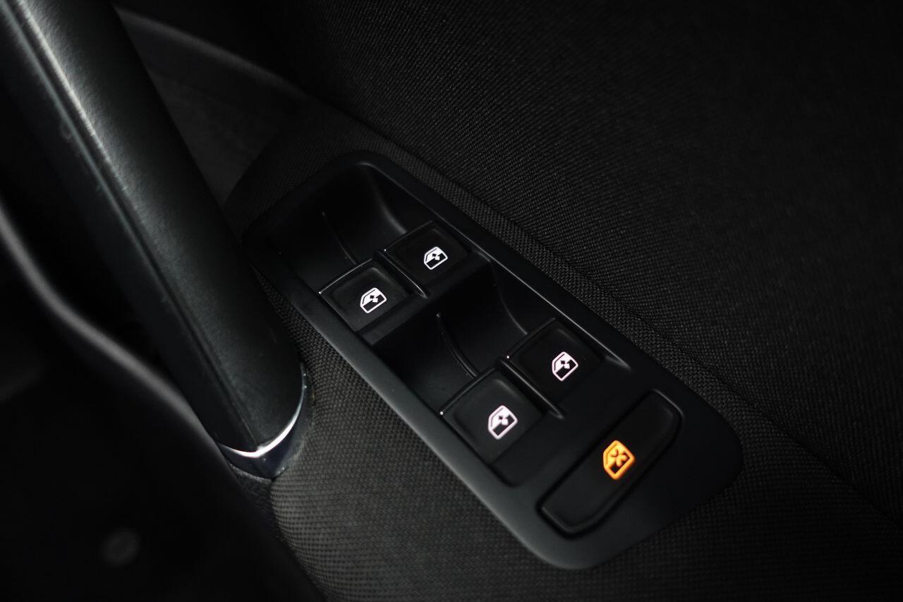 Volkswagen Golf - Image 49