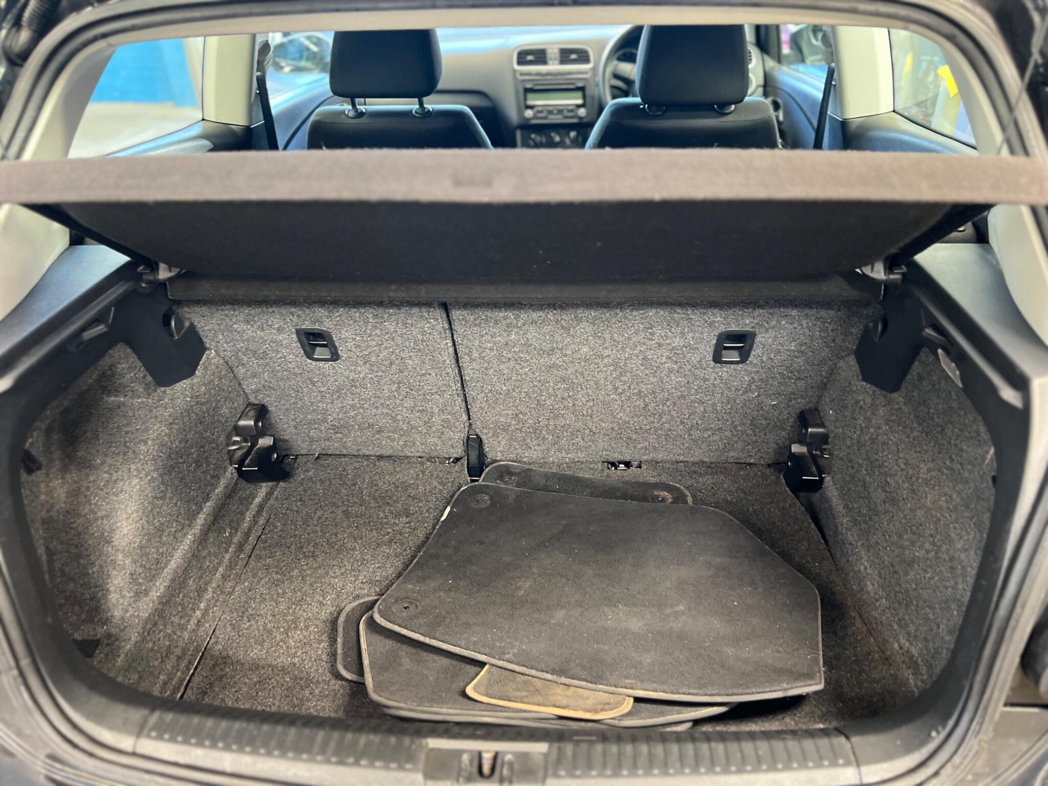 Volkswagen Polo - Image 12