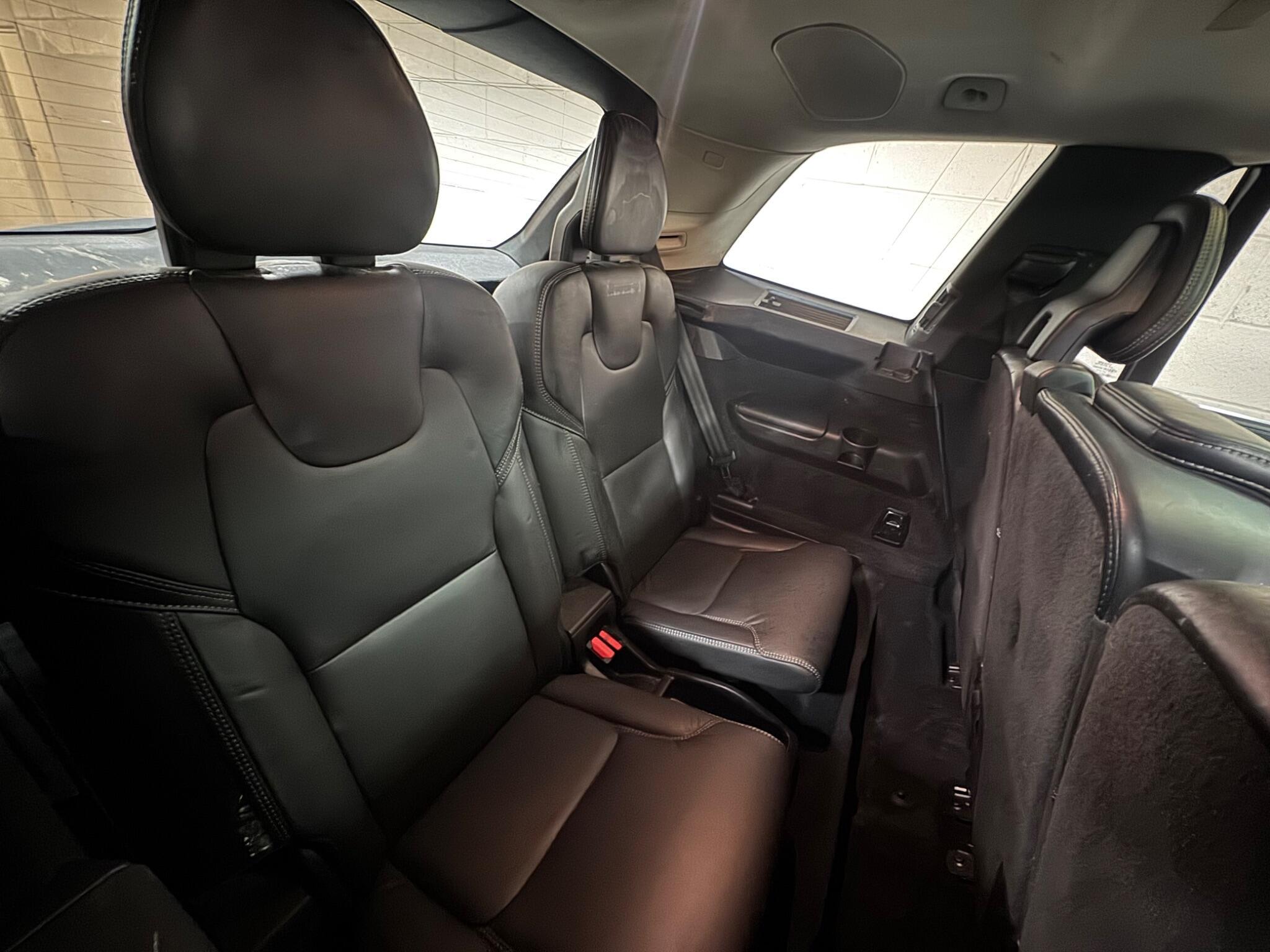 Volvo XC90 - Image 13