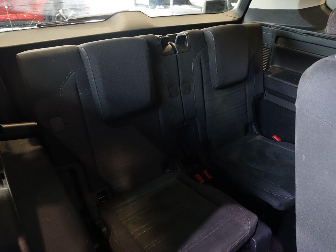 Volkswagen Touran - Image 16
