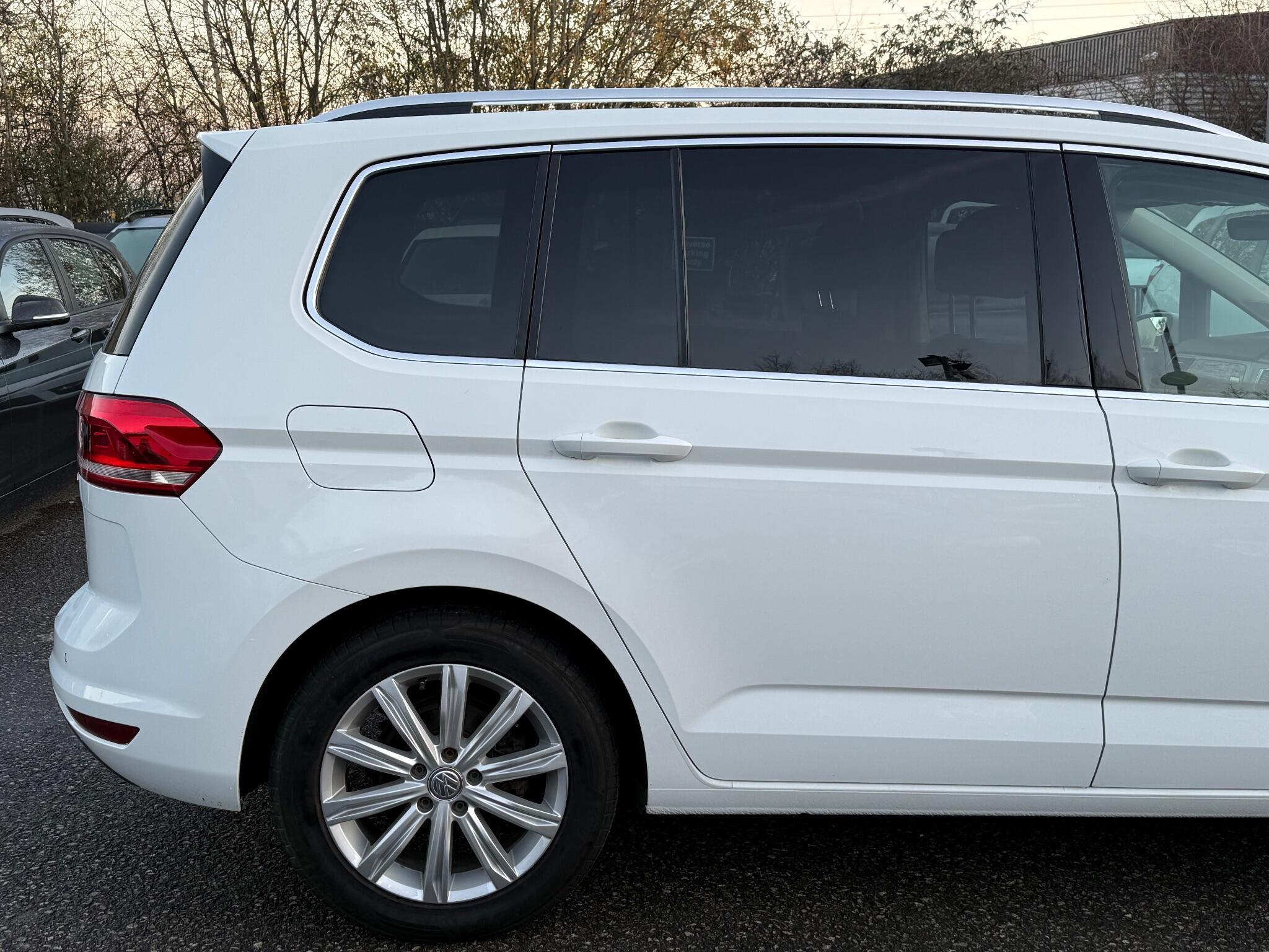 Volkswagen Touran - Image 19