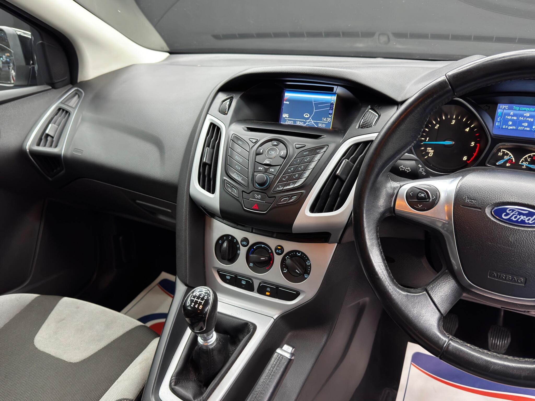 Ford Focus - Image 20