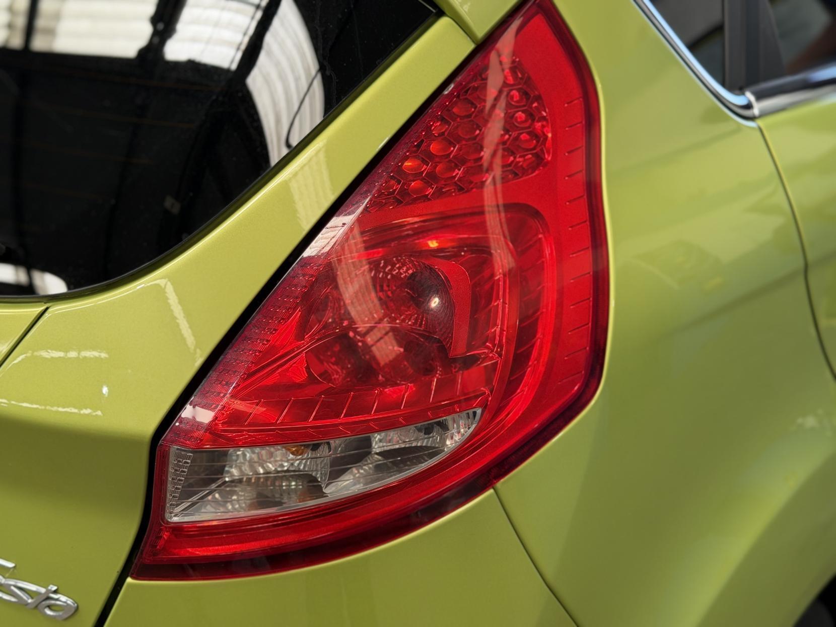 Ford Fiesta - Image 11