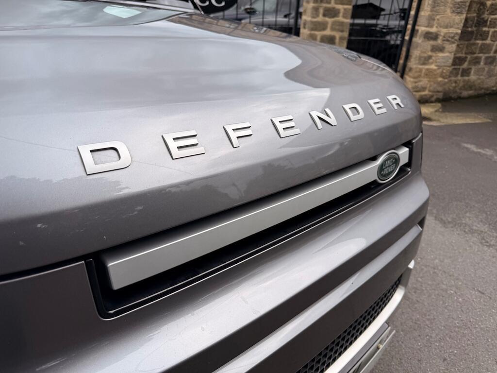 Land Rover Defender 110 - Image 16