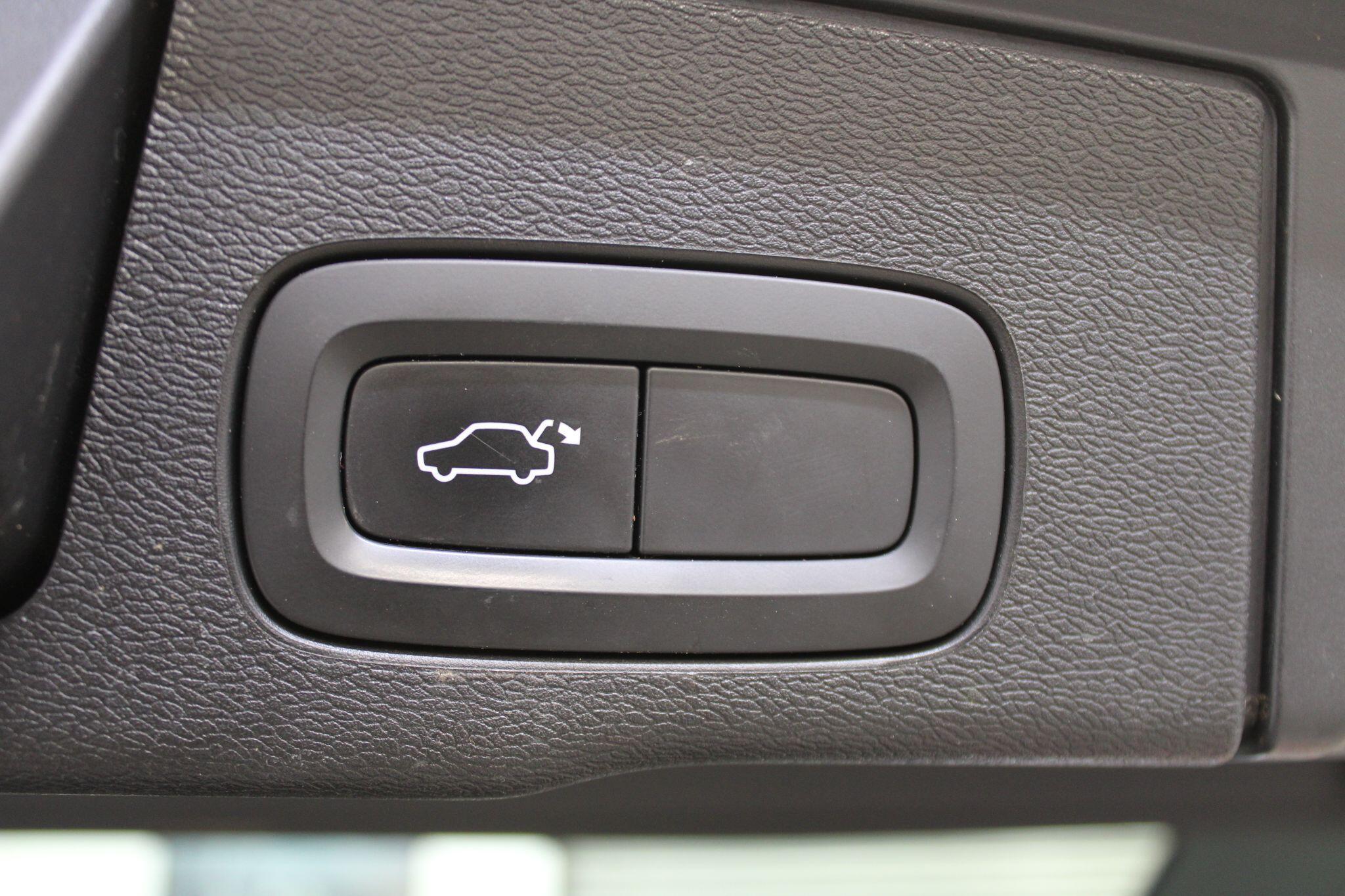 Volvo XC60 - Image 17