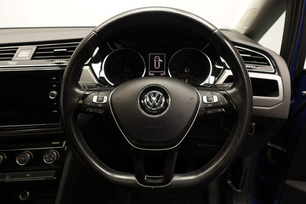 Volkswagen Touran - Image 30