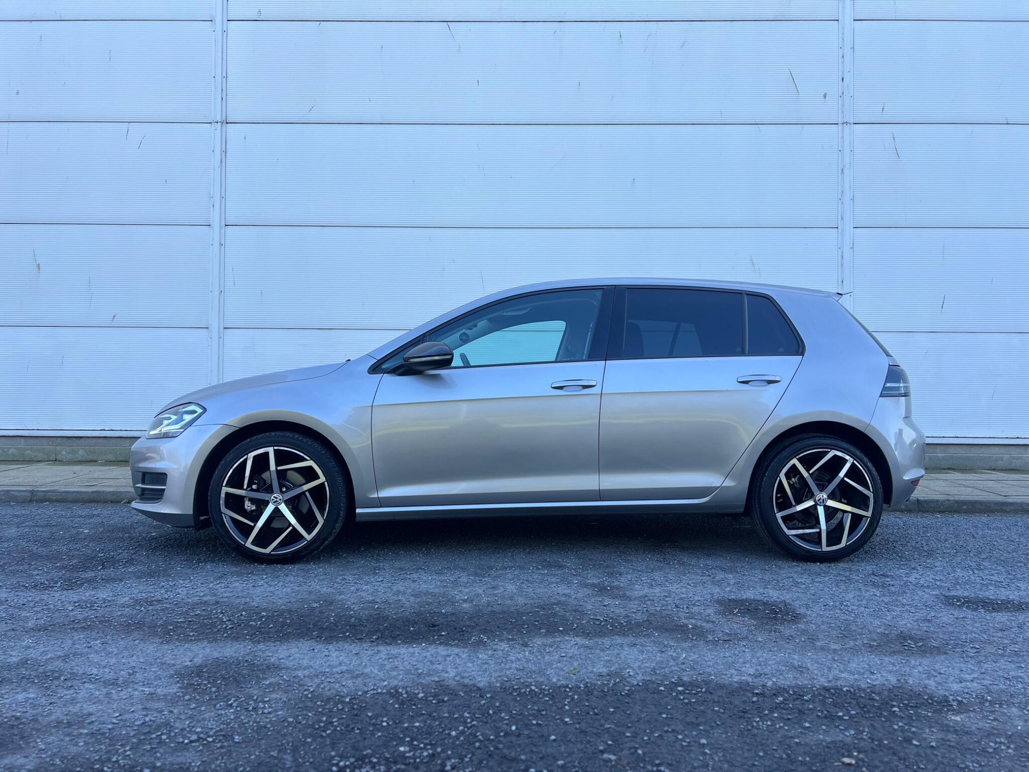 Volkswagen Golf - Image 26