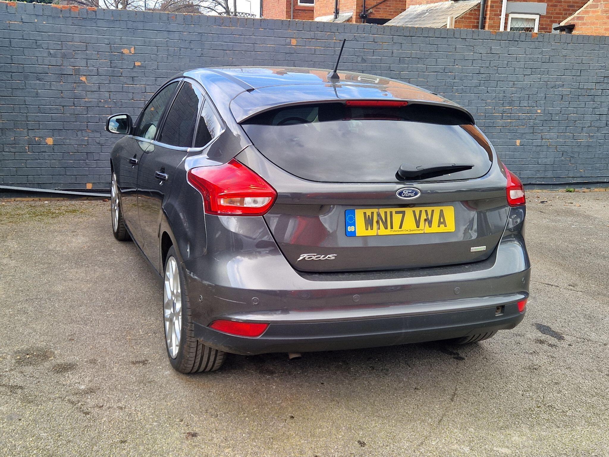 Ford Focus - Image 8