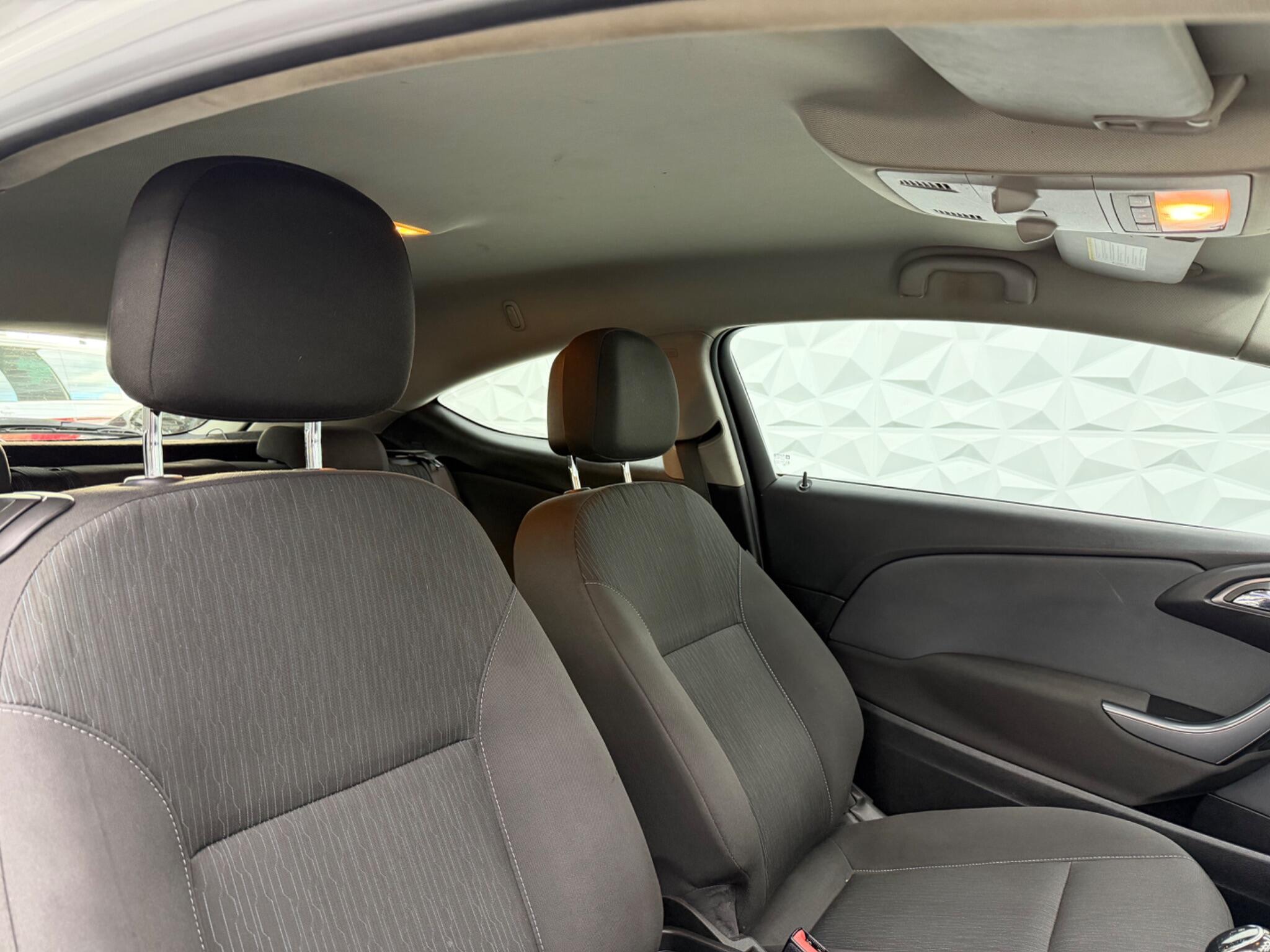 Vauxhall Astra GTC - Image 14