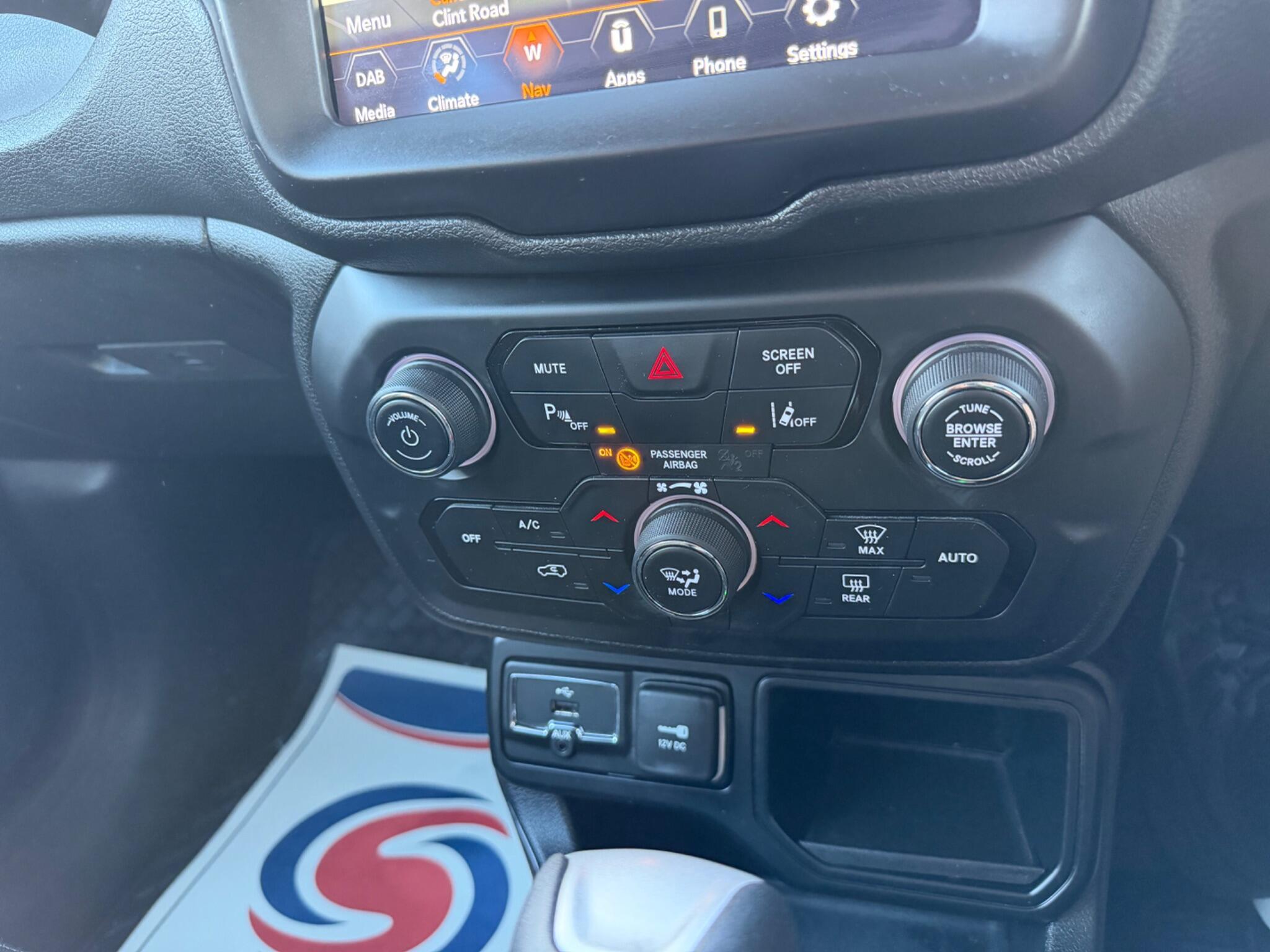 Jeep Renegade - Image 19