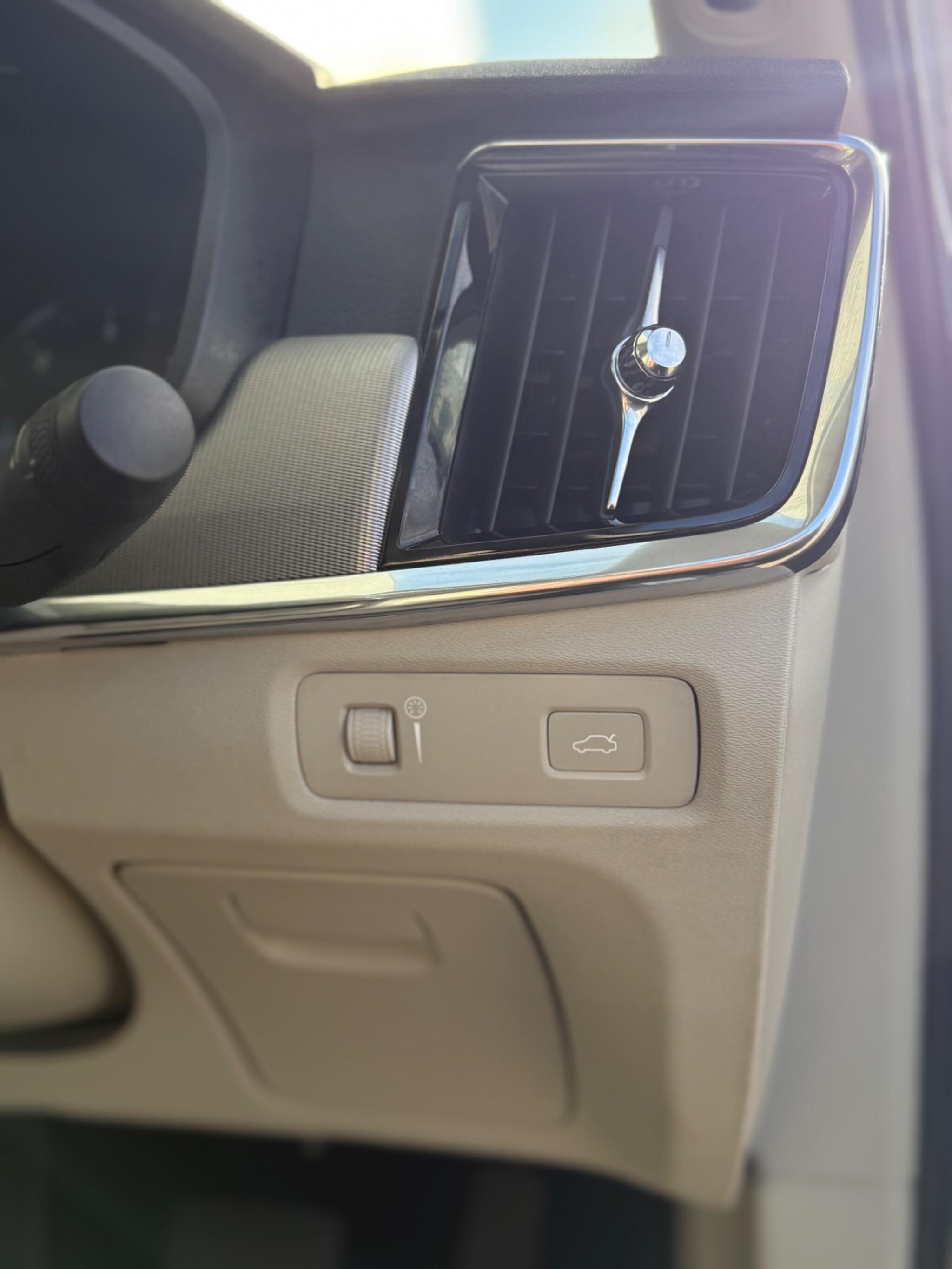 Volvo S90 - Image 56